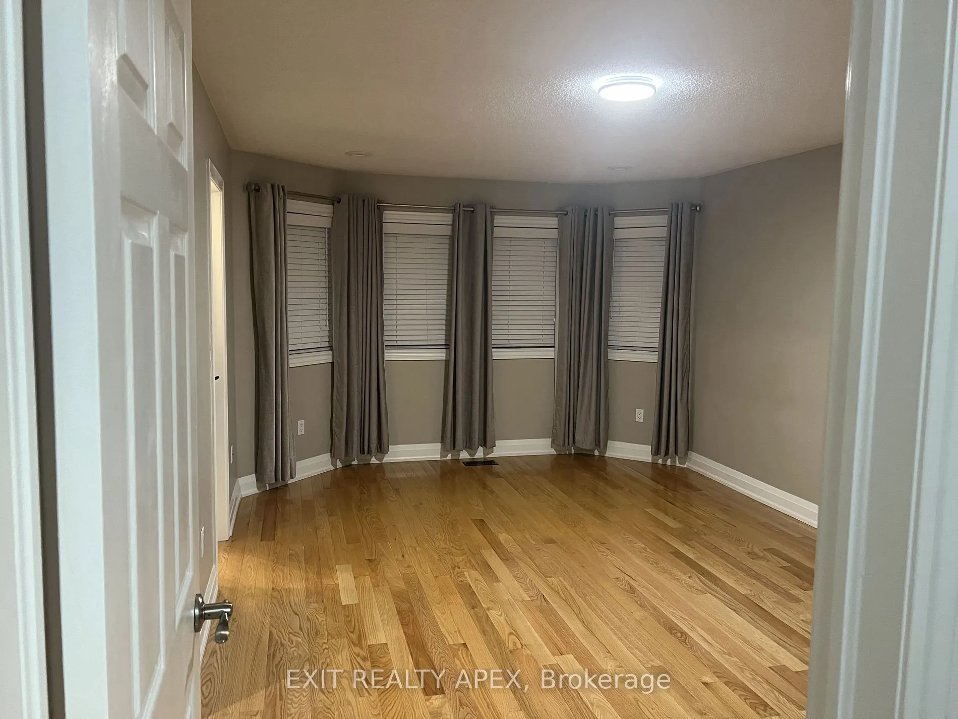 5846 Terrapark Tr W