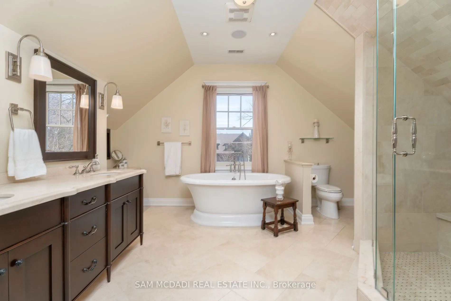 80 Cox Dr