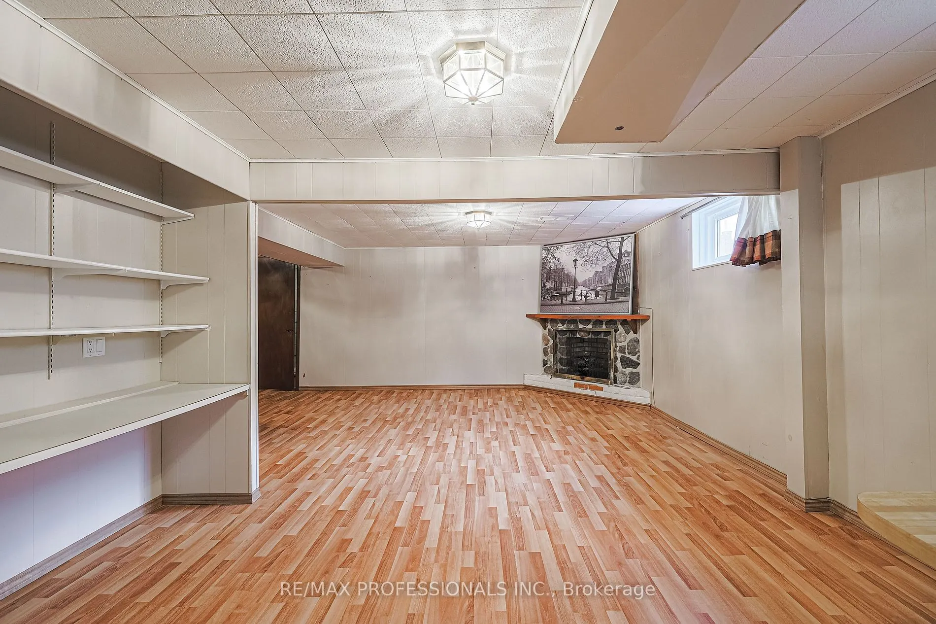 18 West Wareside Rd