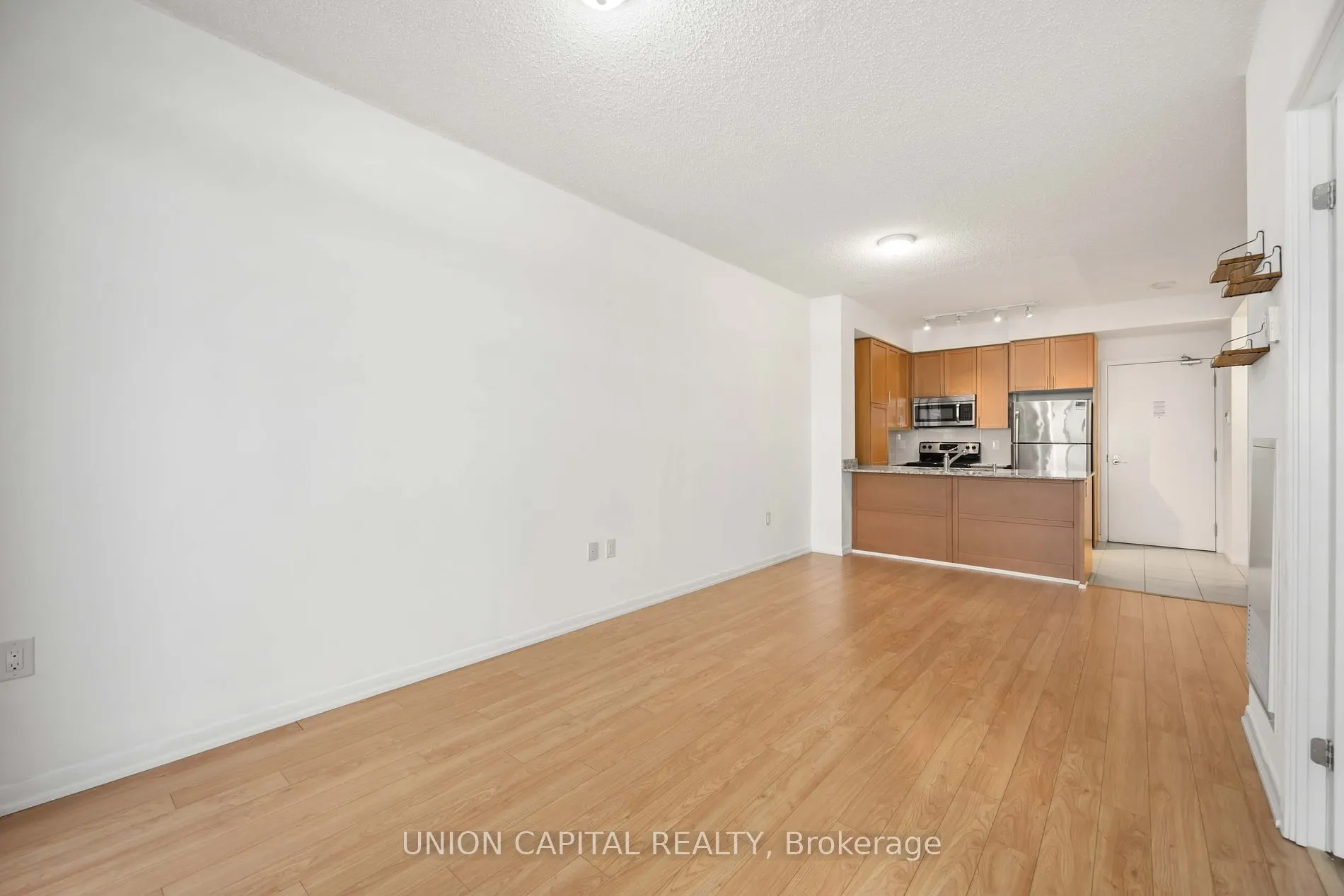 800 Lawrence Ave W, #613