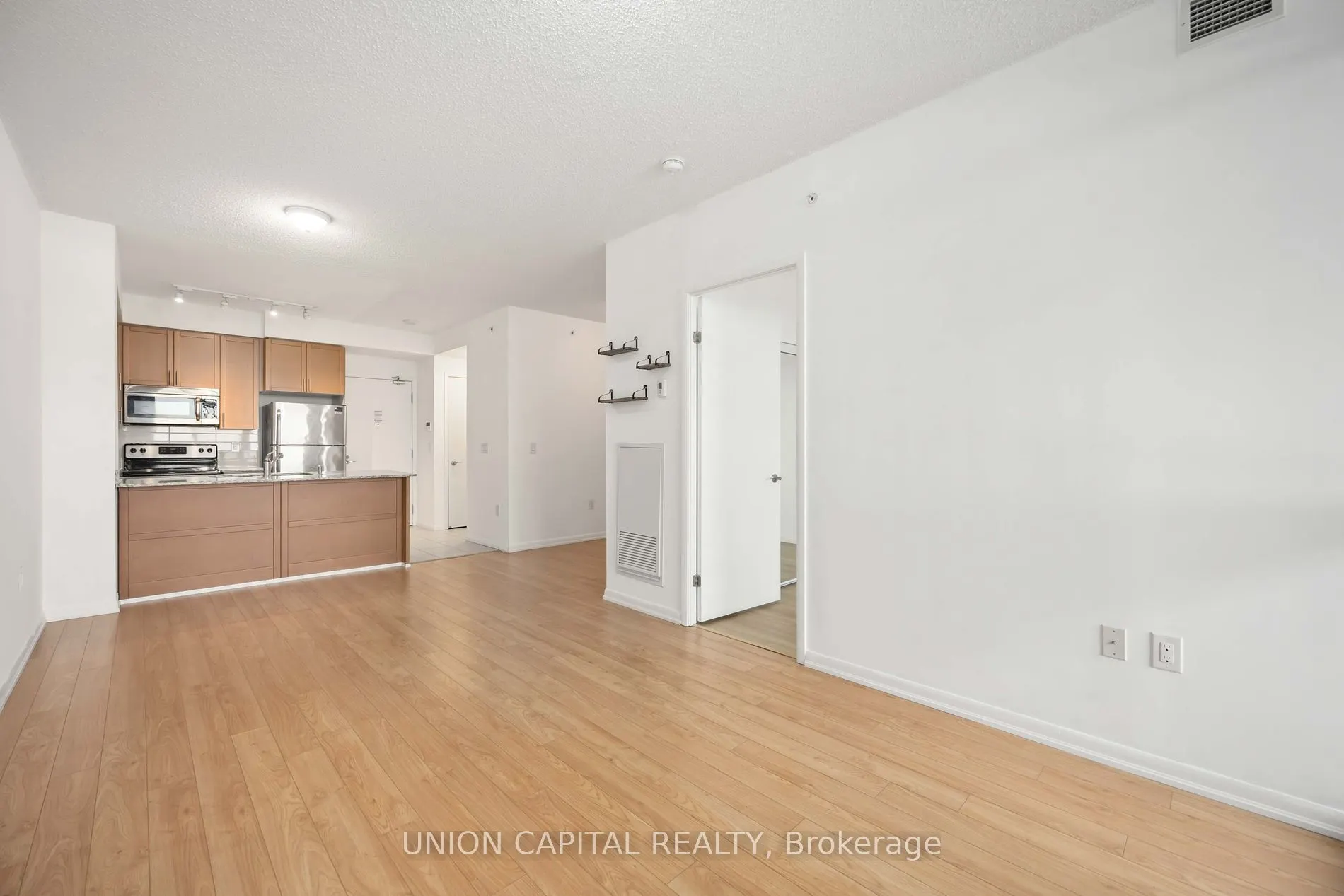 800 Lawrence Ave W, #613