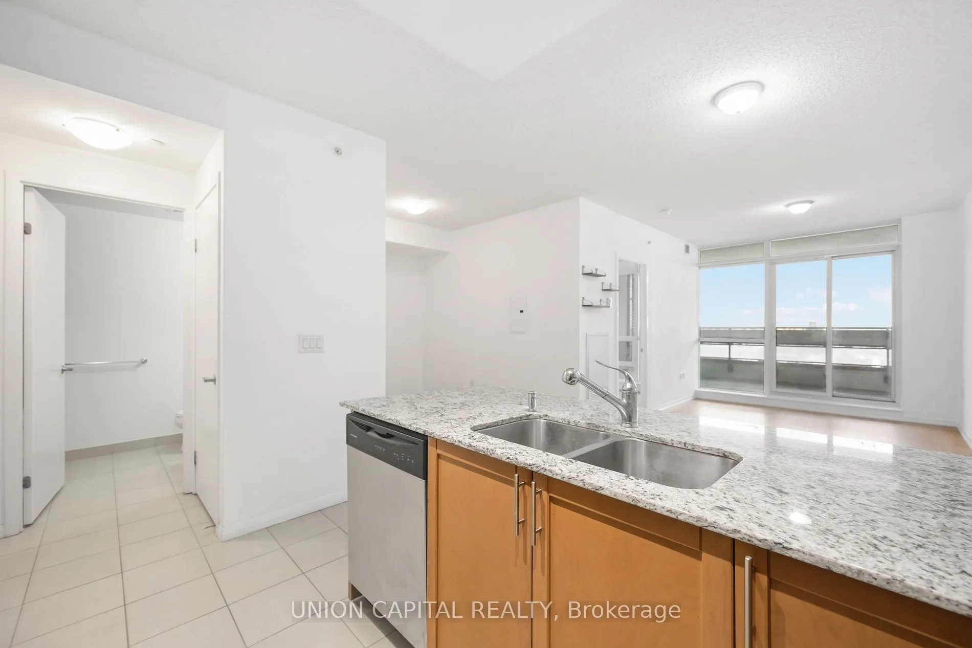 800 Lawrence Ave W, #613