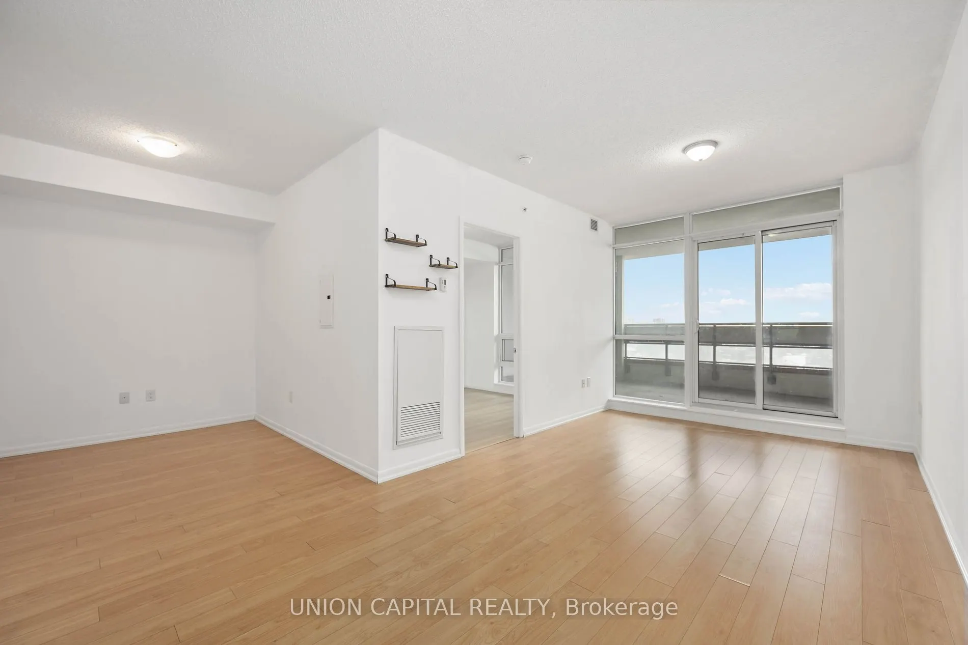 800 Lawrence Ave W, #613