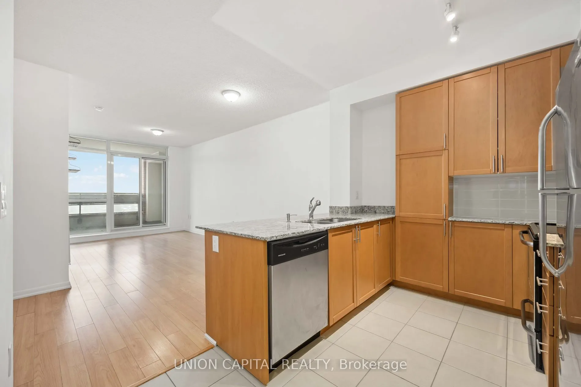 800 Lawrence Ave W, #613