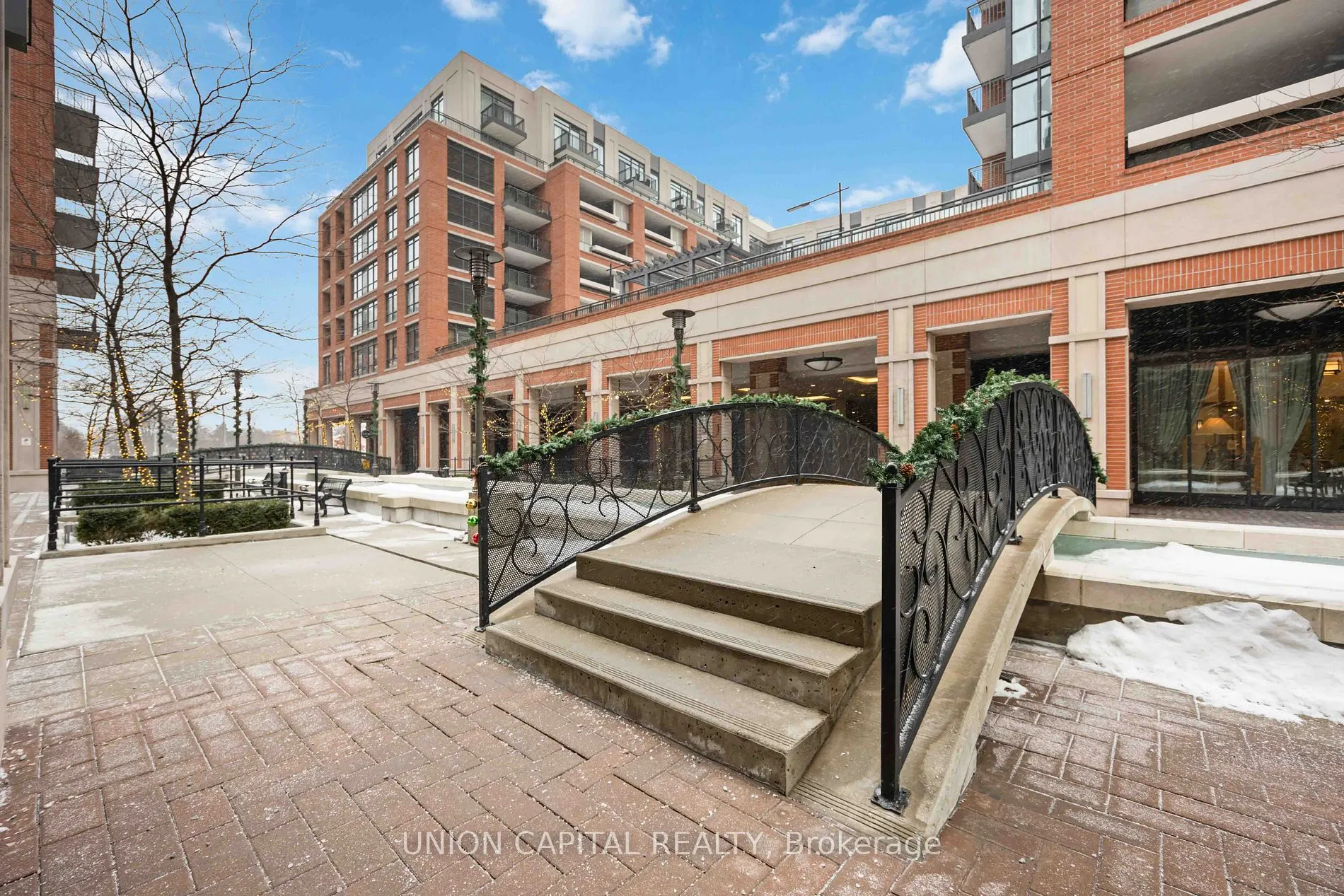 800 Lawrence Ave W, #613