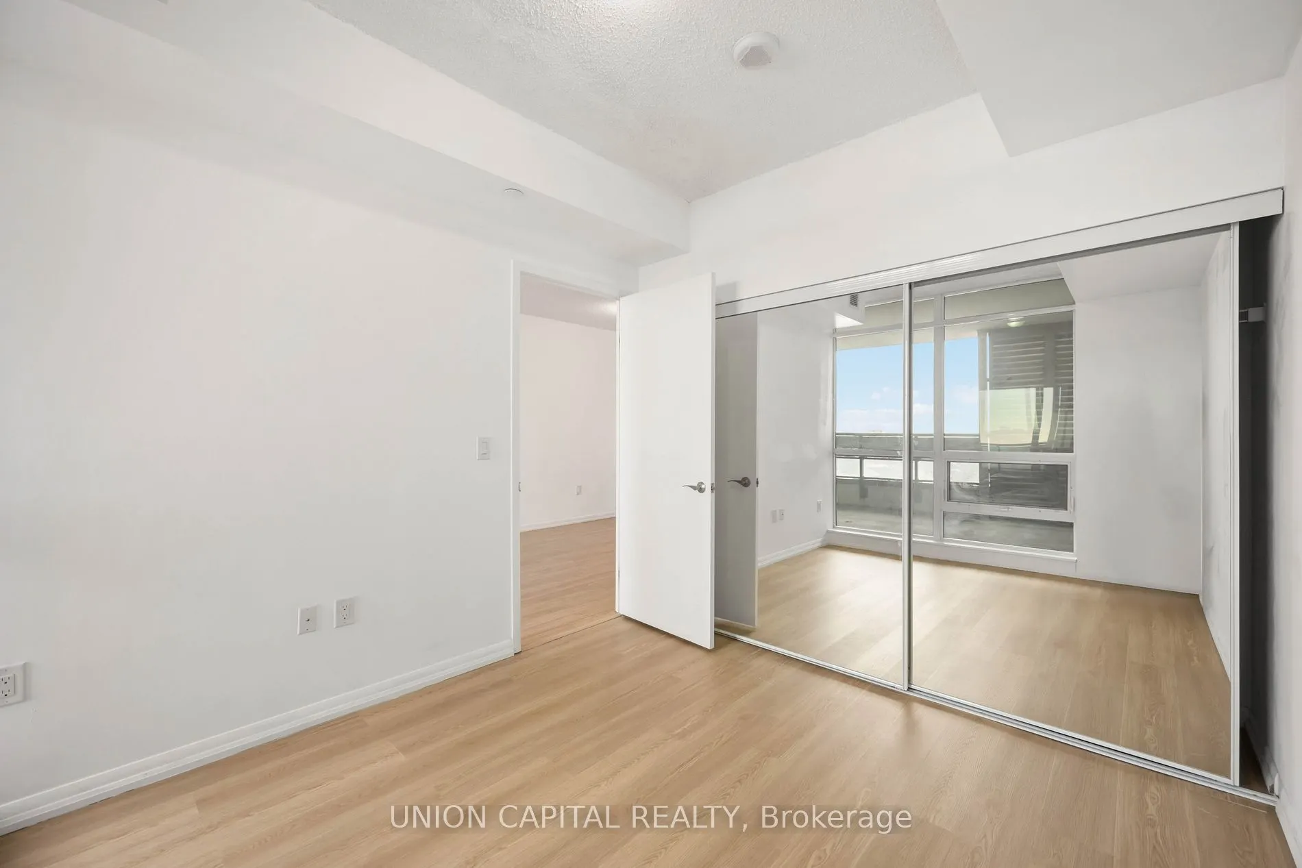 800 Lawrence Ave W, #613
