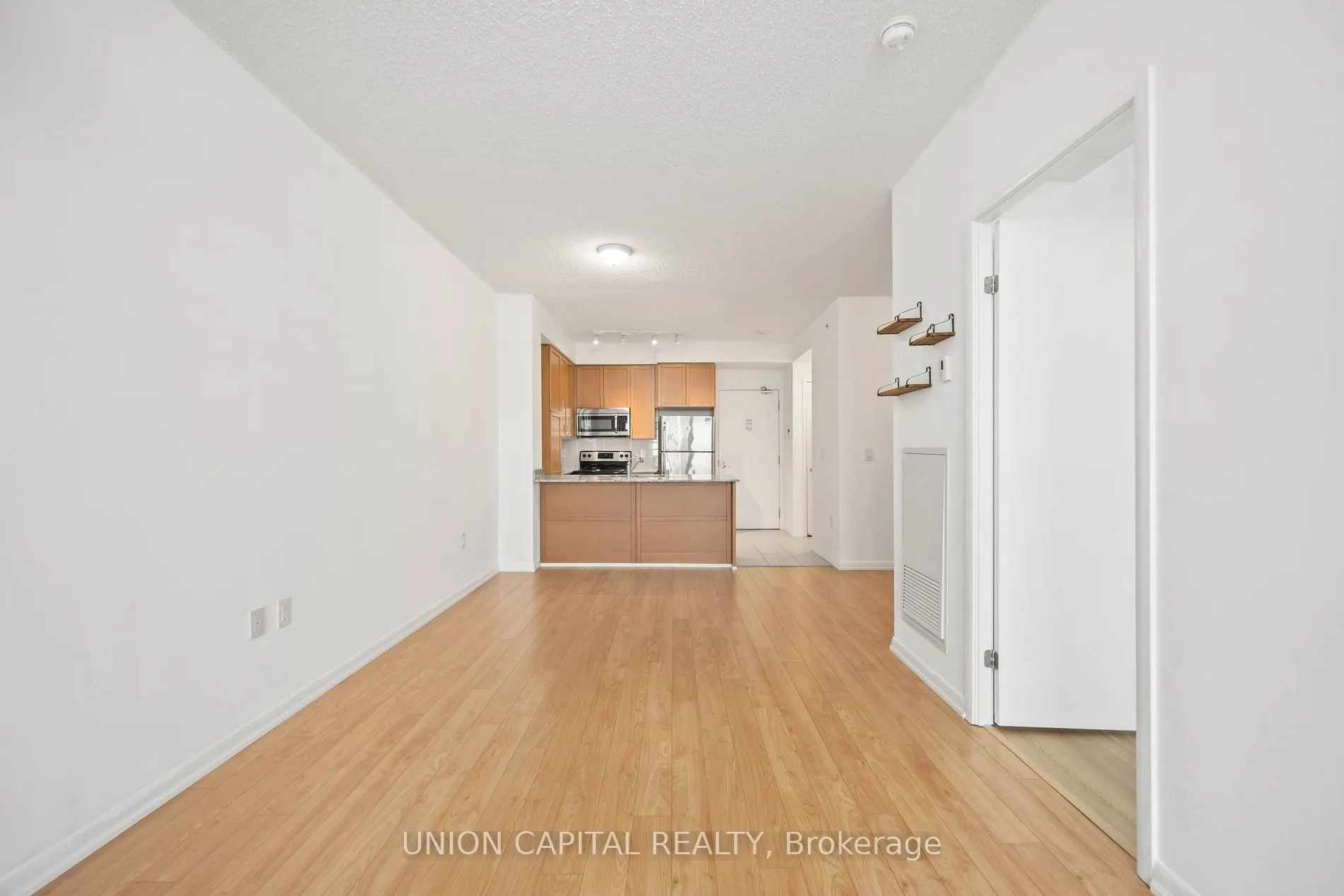 800 Lawrence Ave W, #613