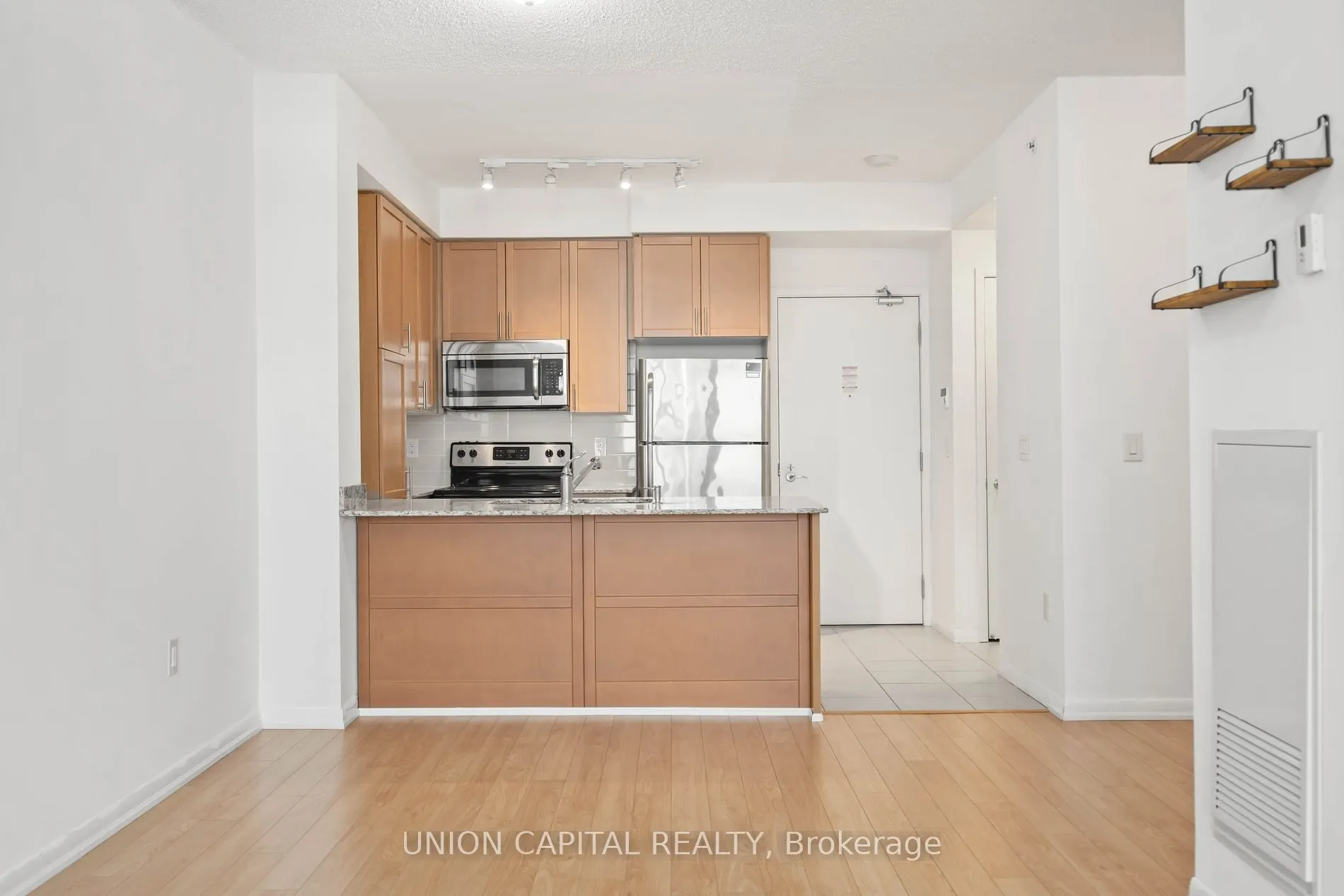 800 Lawrence Ave W, #613
