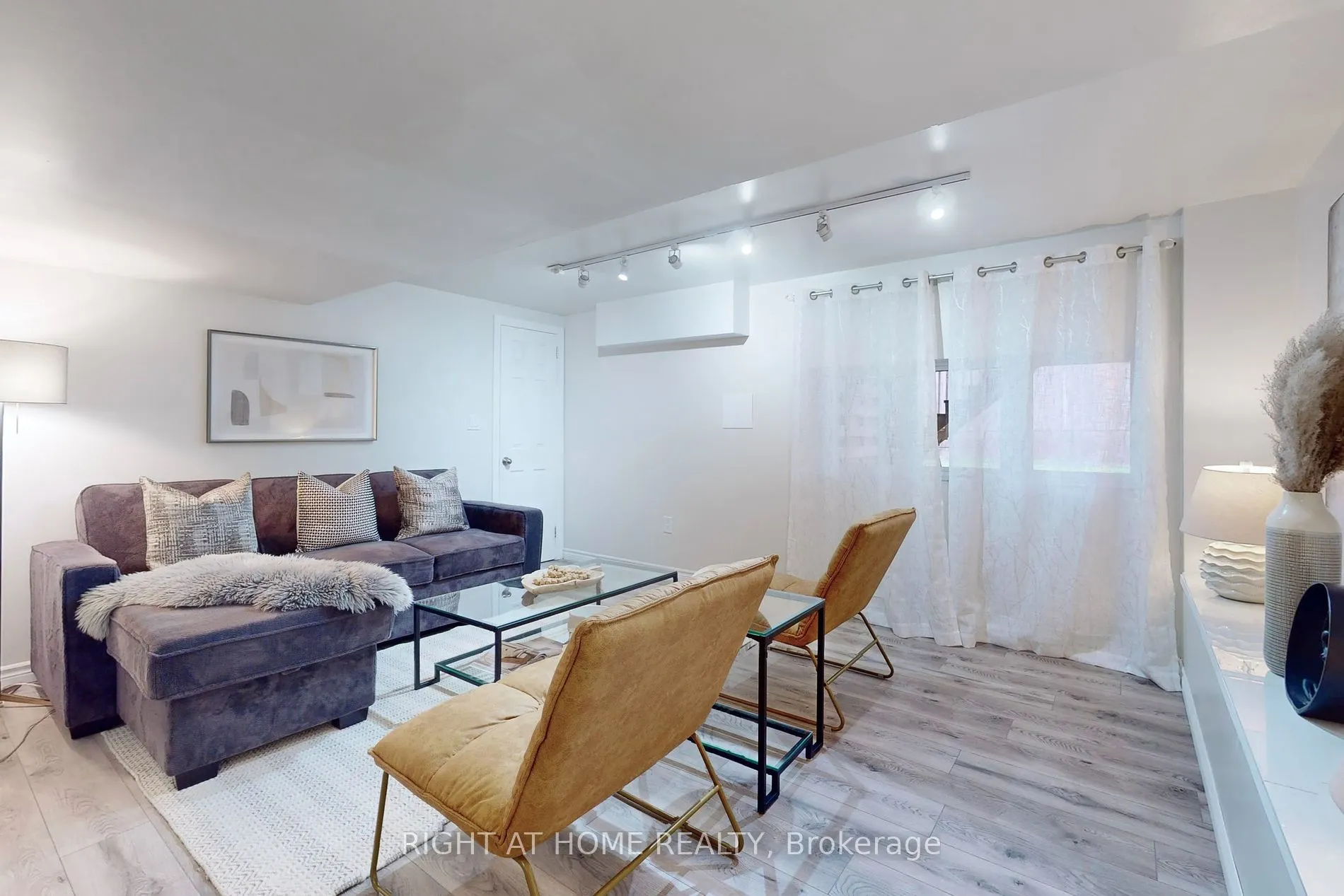 35 Oliana Way