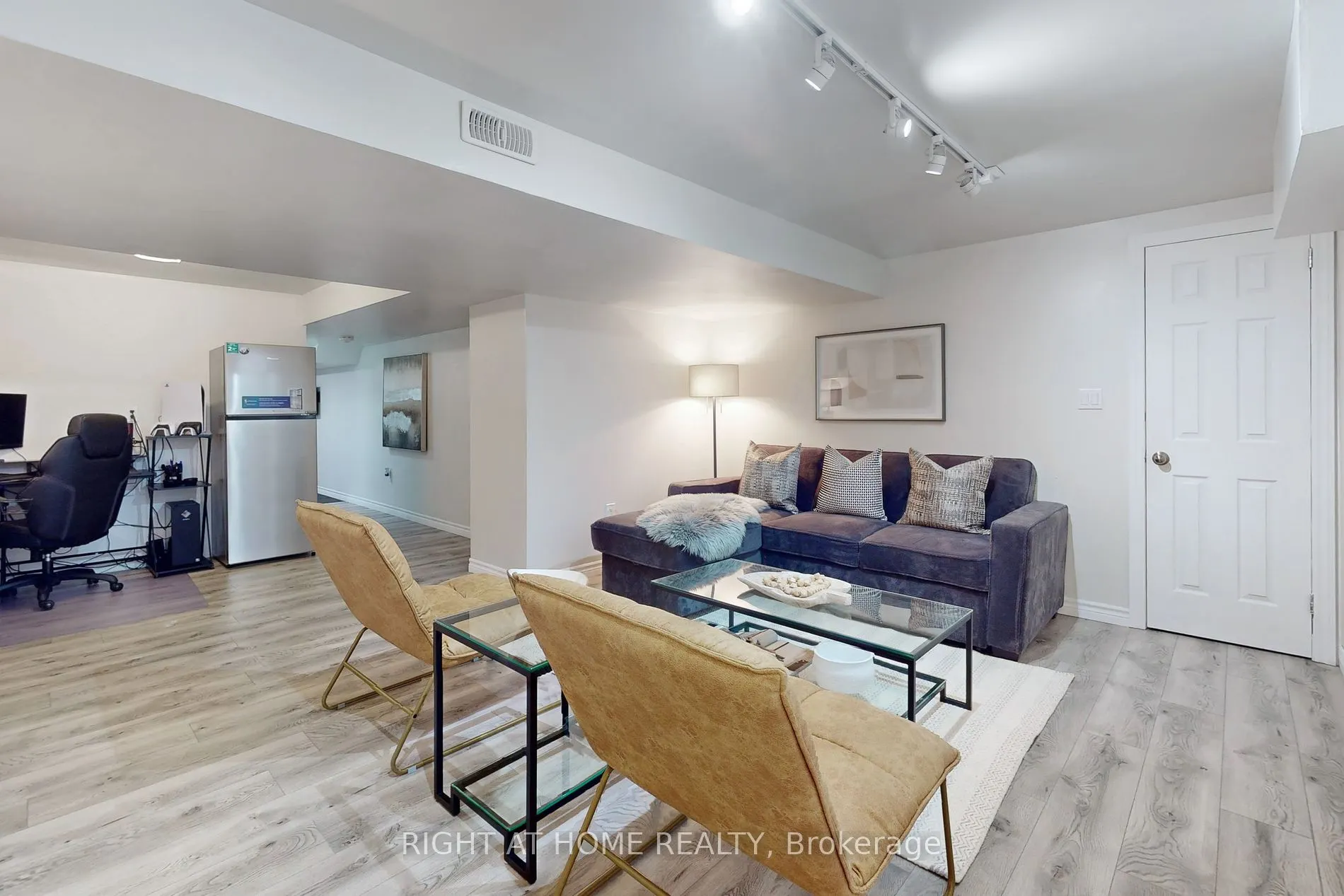 35 Oliana Way