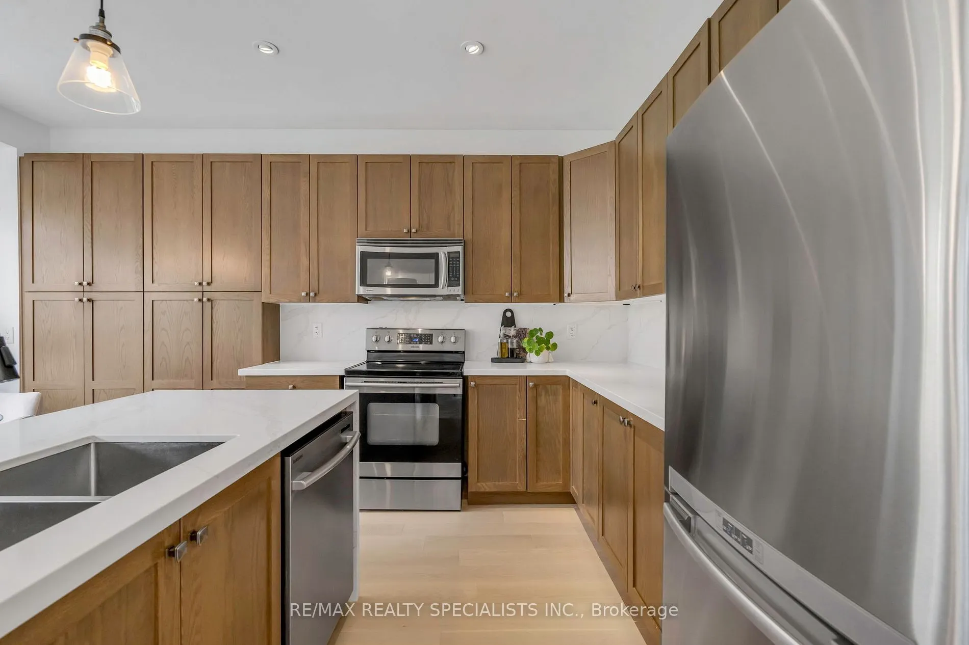 192 Giddings Cres