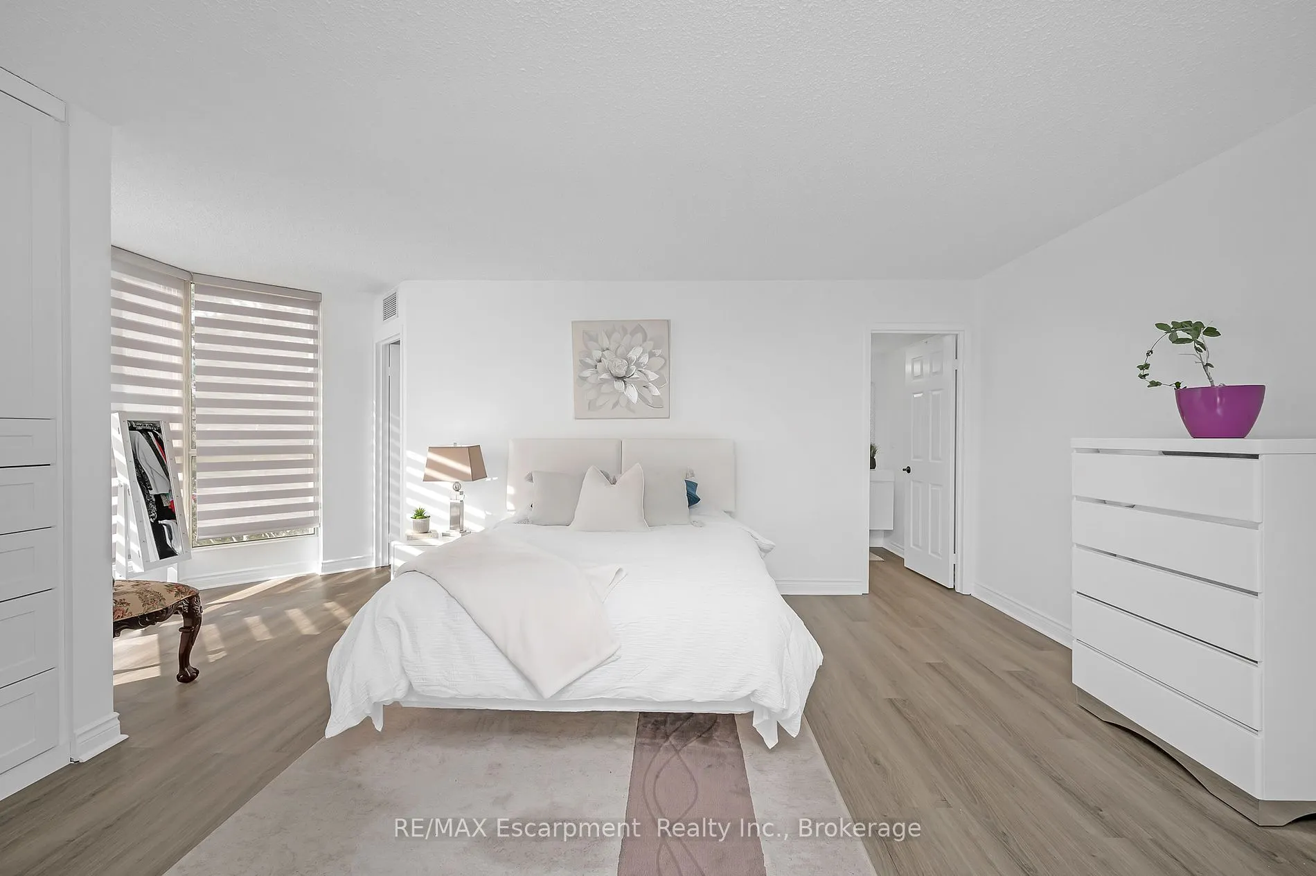 1237 North Shore Boulevard E, #301