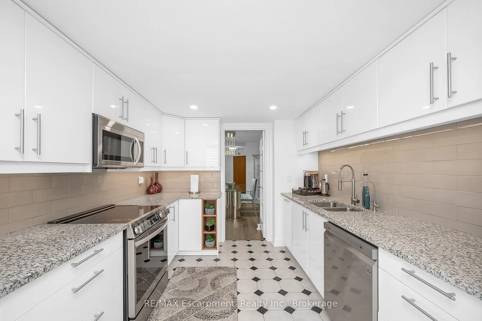 1237 North Shore Boulevard E, #301