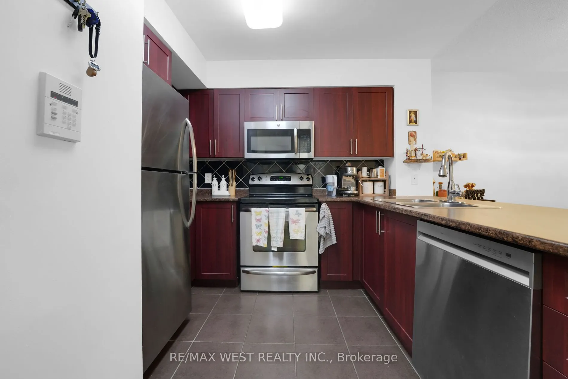 335 Rathburn Rd W, #2202
