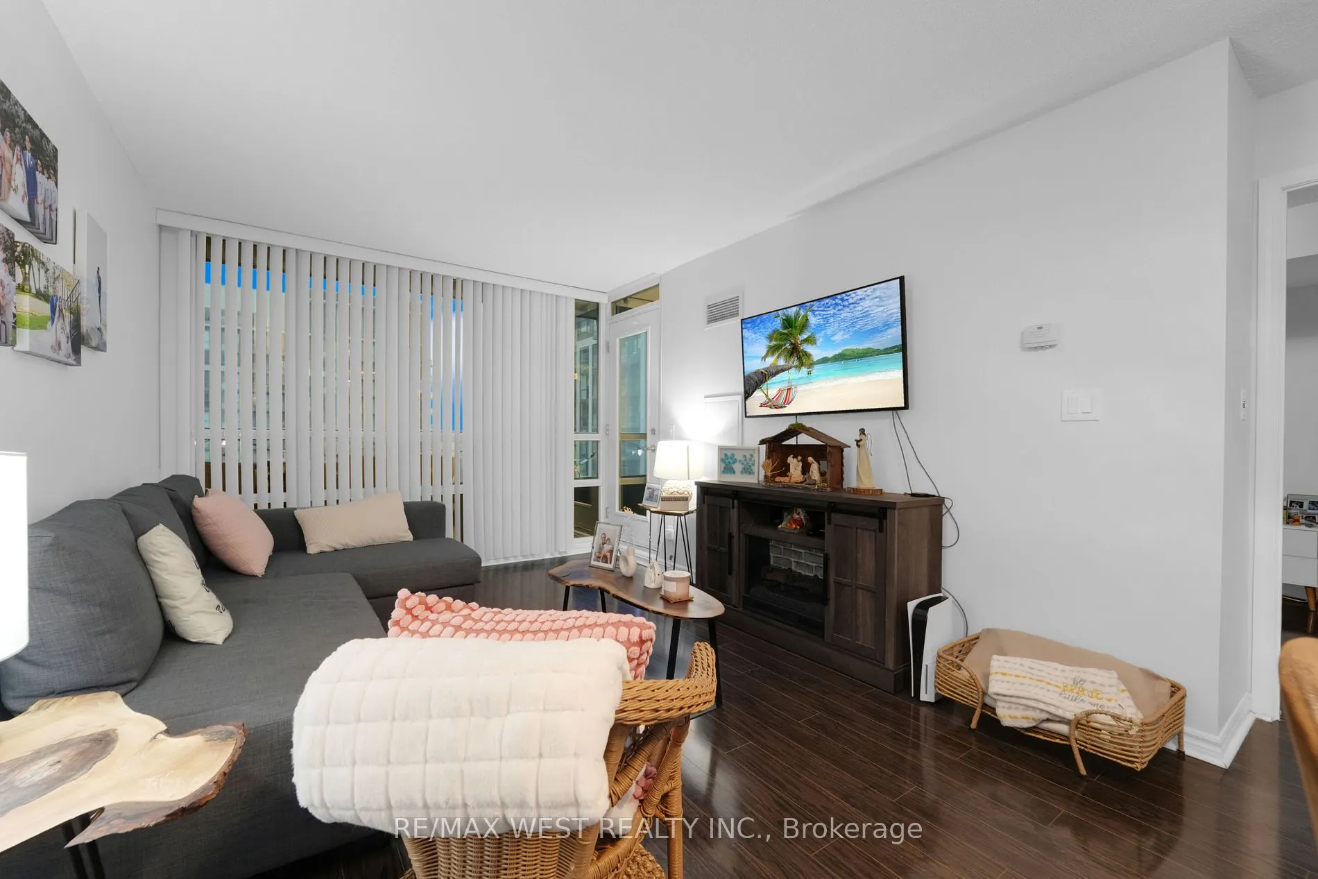 335 Rathburn Rd W, #2202