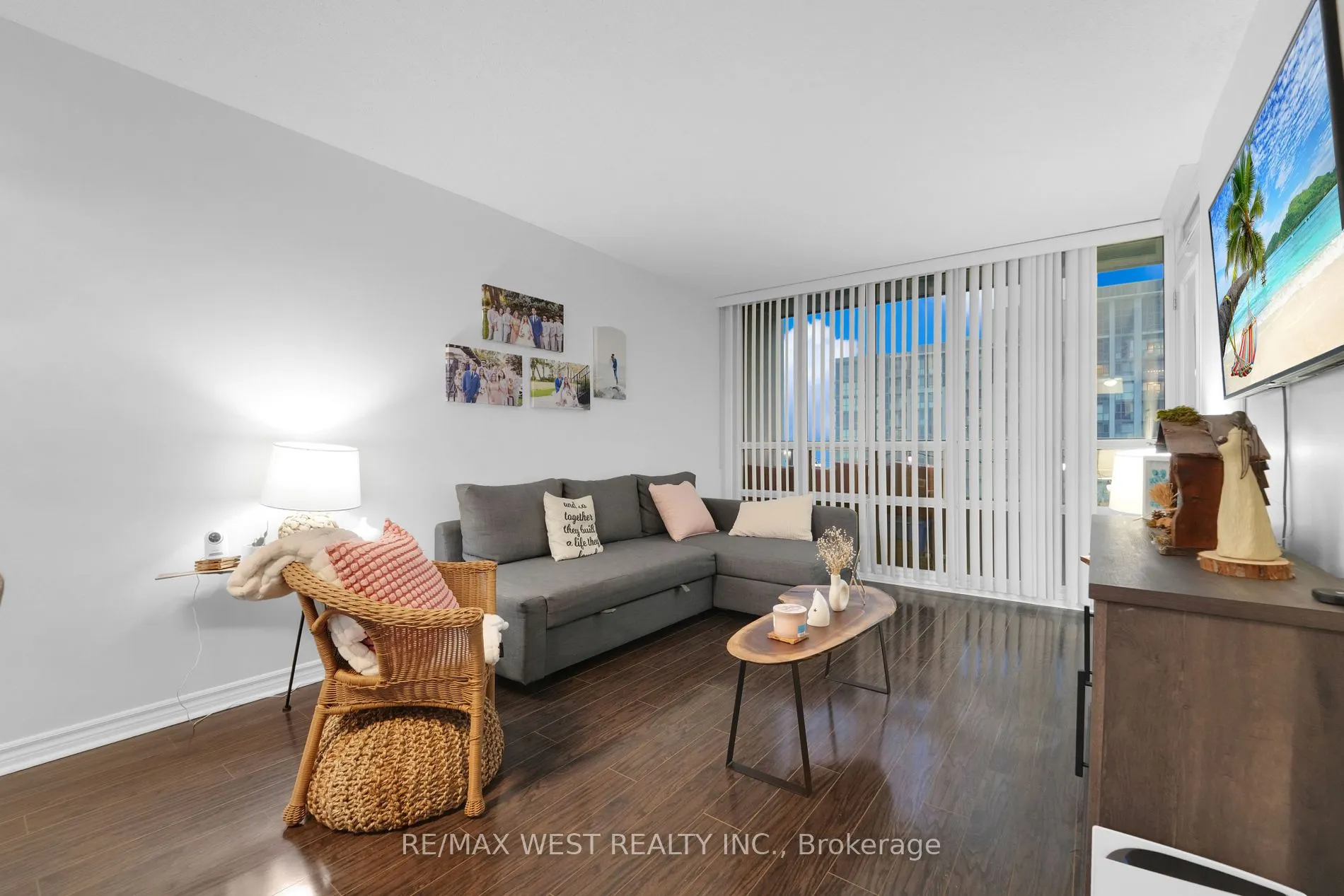 335 Rathburn Rd W, #2202
