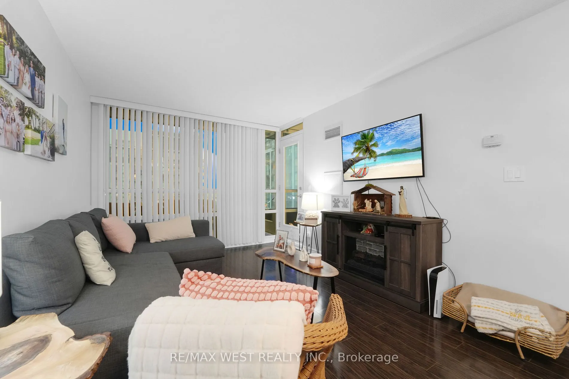 335 Rathburn Rd W, #2202
