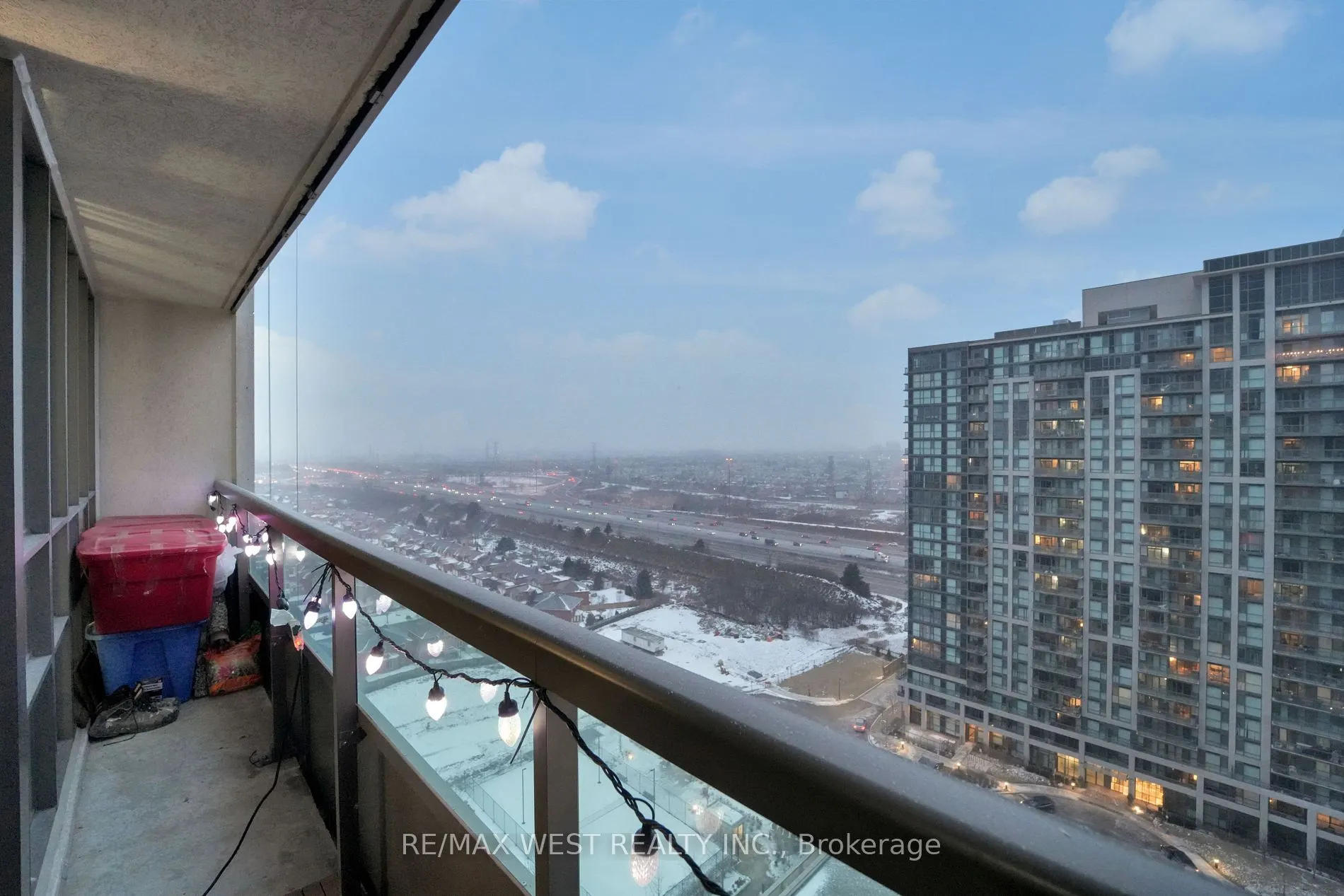 335 Rathburn Rd W, #2202
