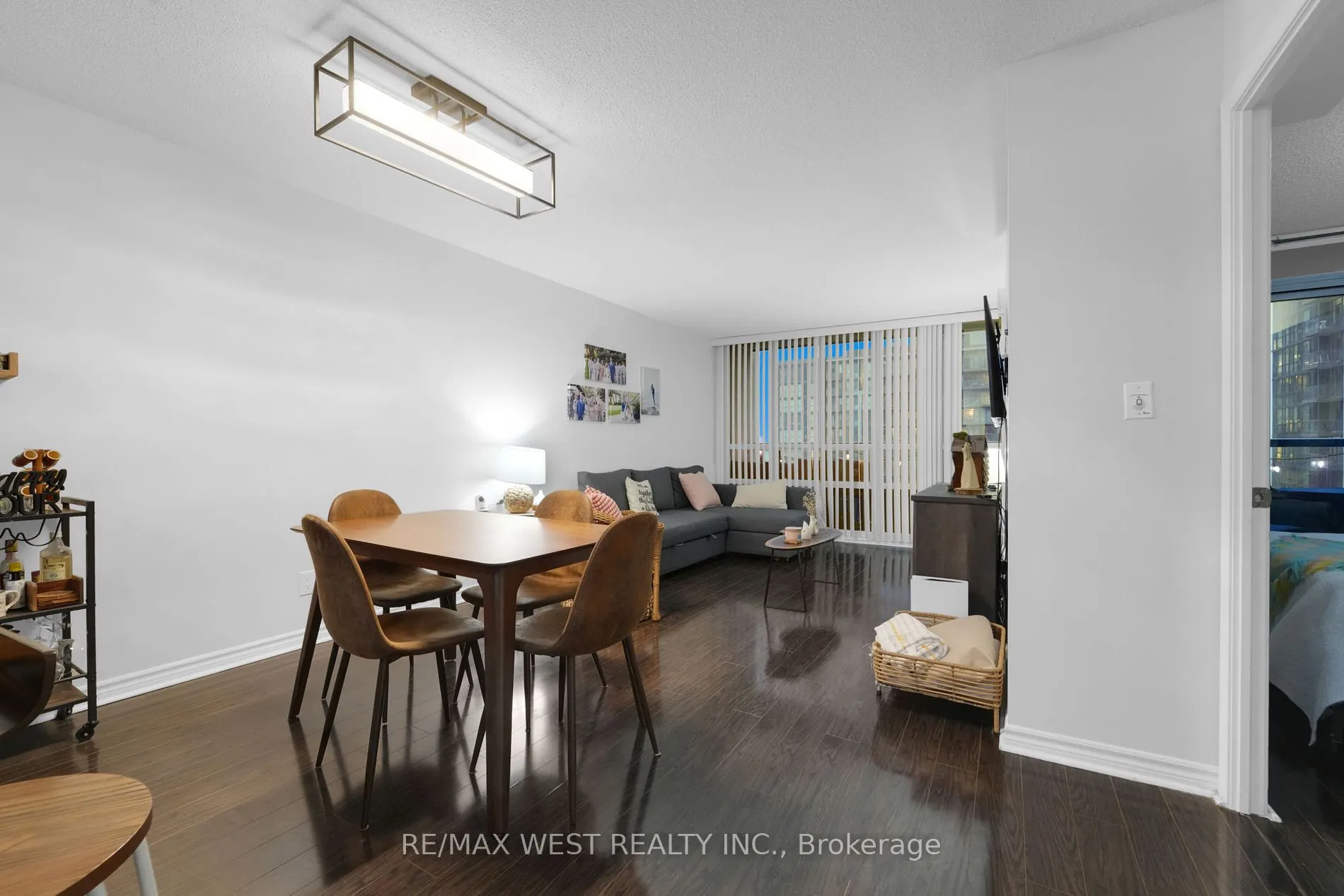 335 Rathburn Rd W, #2202
