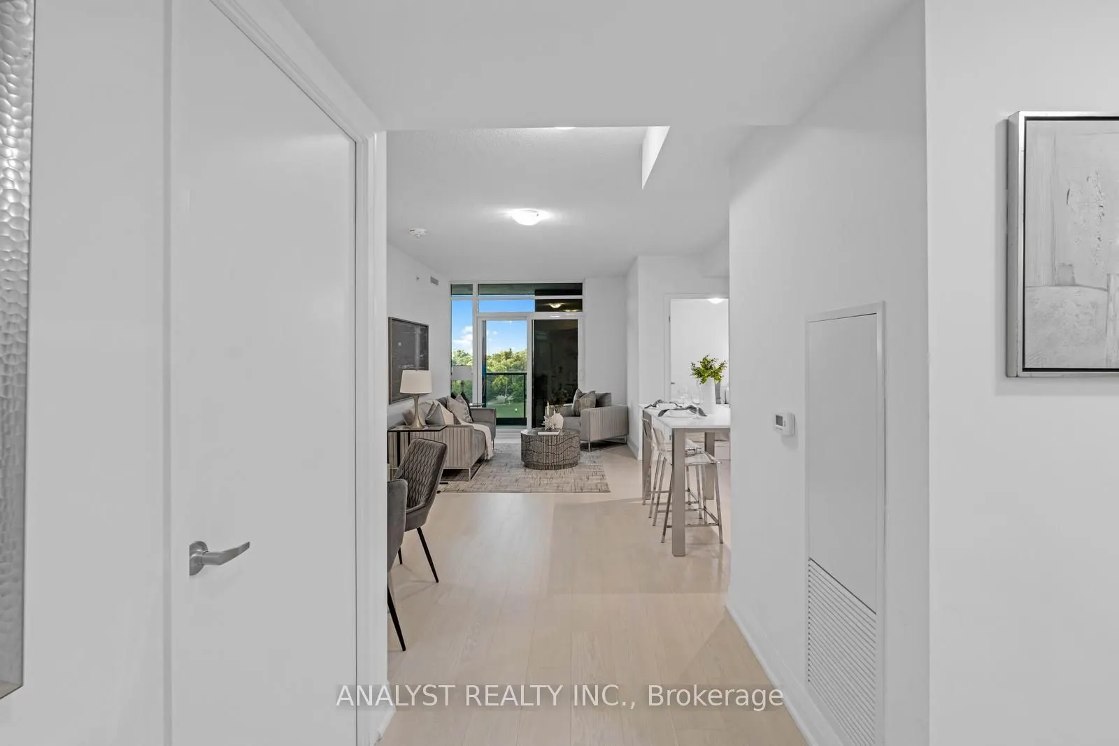 10 Gibbs Rd, #717
