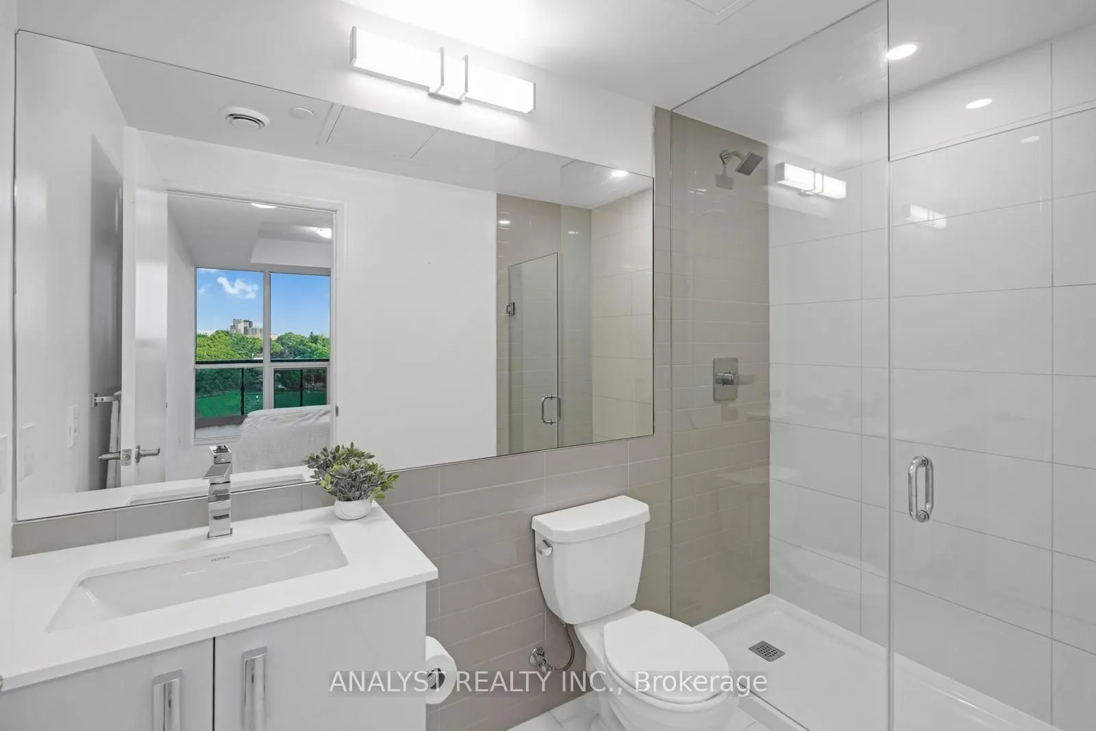 10 Gibbs Rd, #717