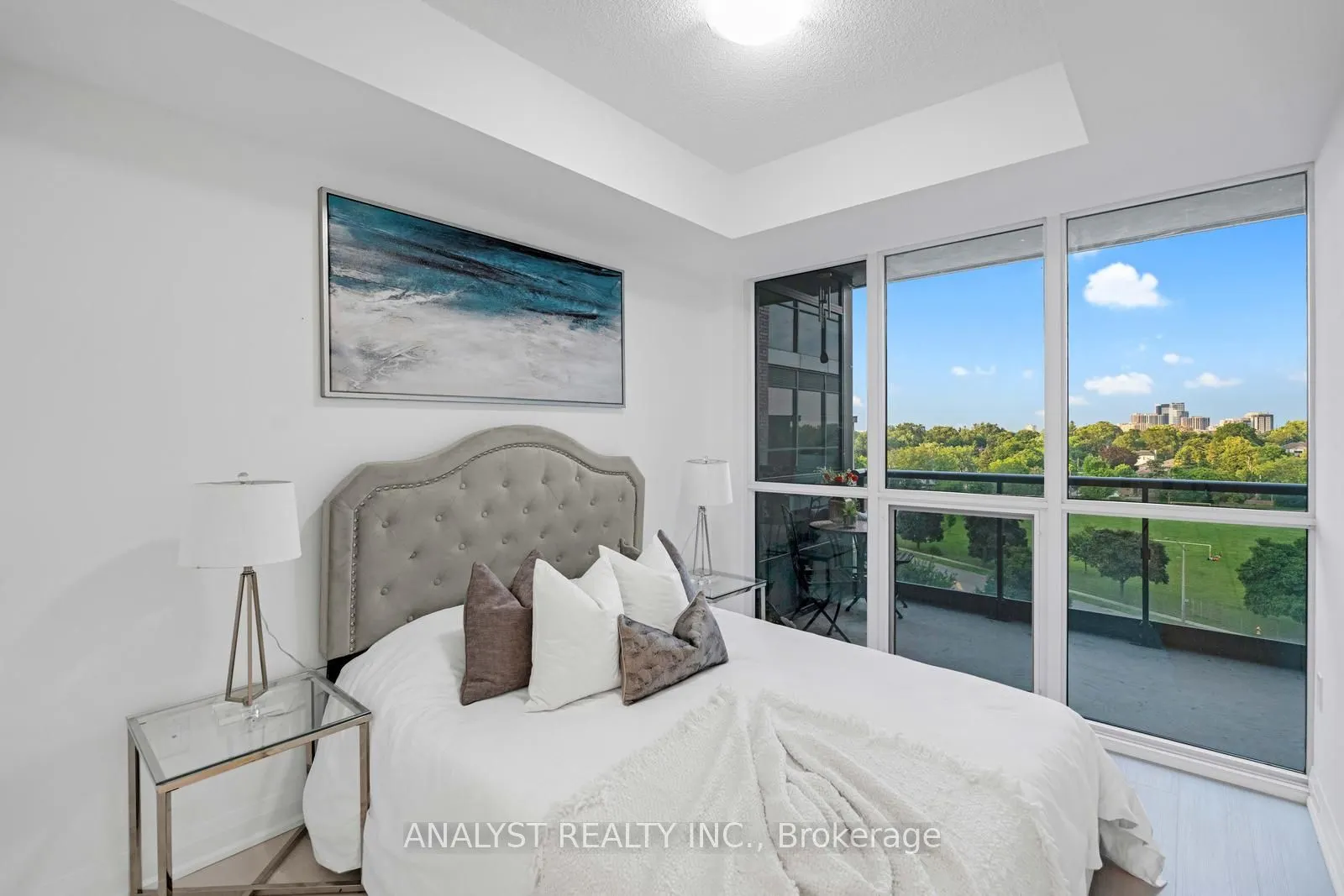 10 Gibbs Rd, #717