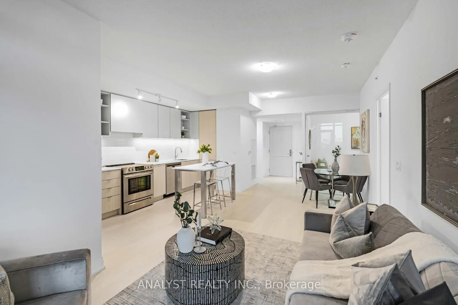 10 Gibbs Rd, #717