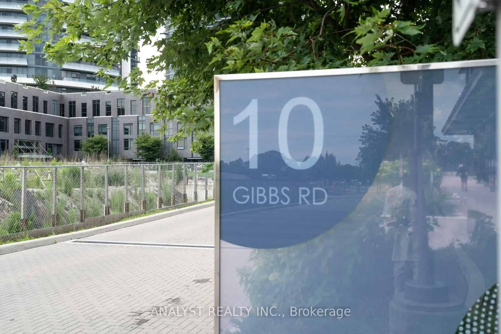 10 Gibbs Rd, #717