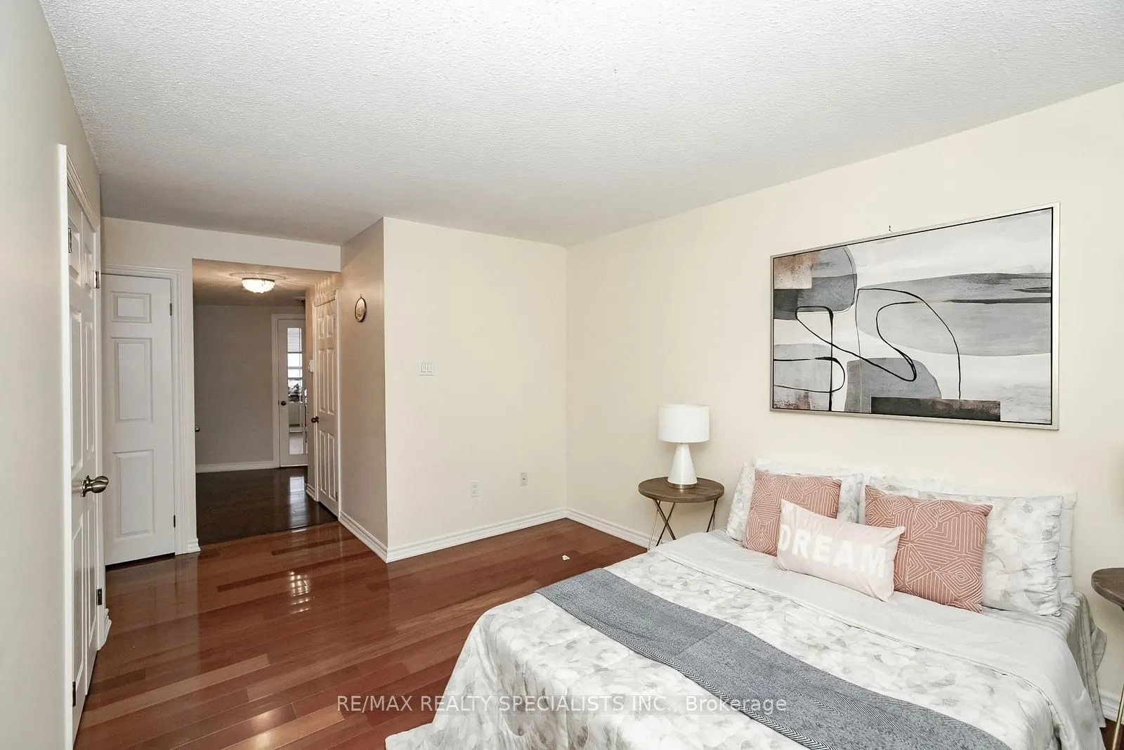 3650 Kaneff Cres, #2301