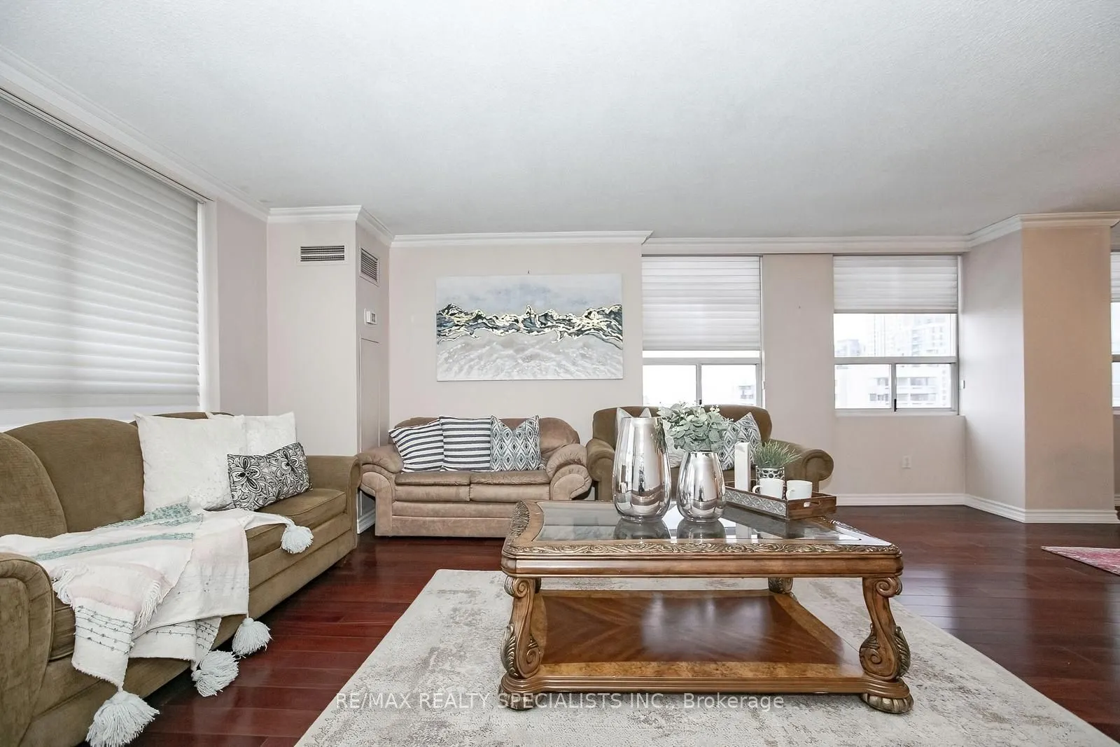 3650 Kaneff Cres, #2301
