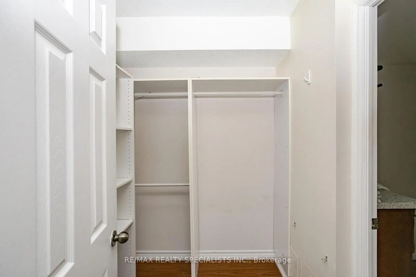 3650 Kaneff Cres, #2301
