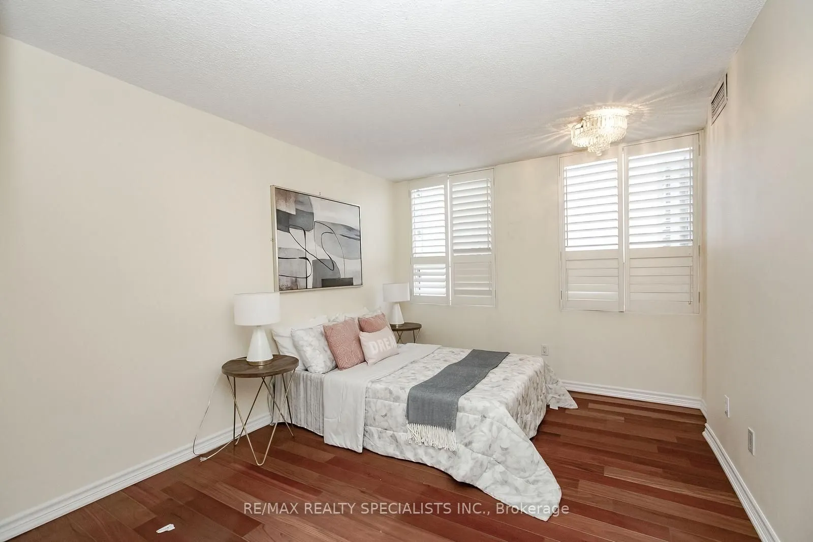 3650 Kaneff Cres, #2301