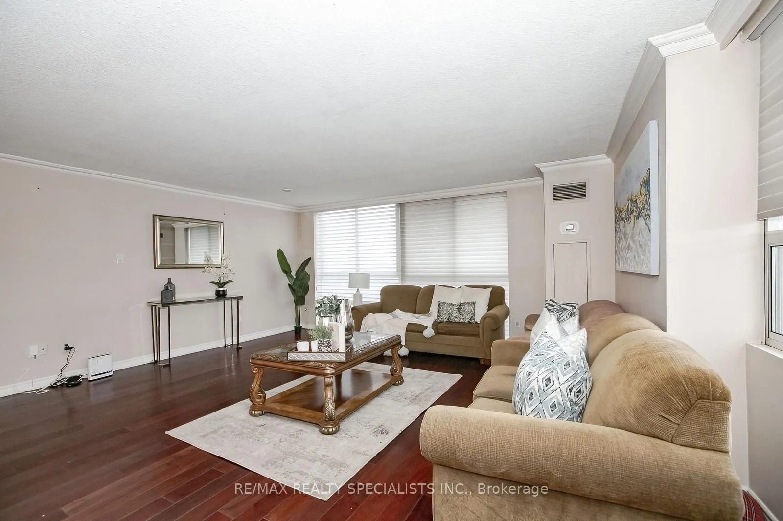 3650 Kaneff Cres, #2301
