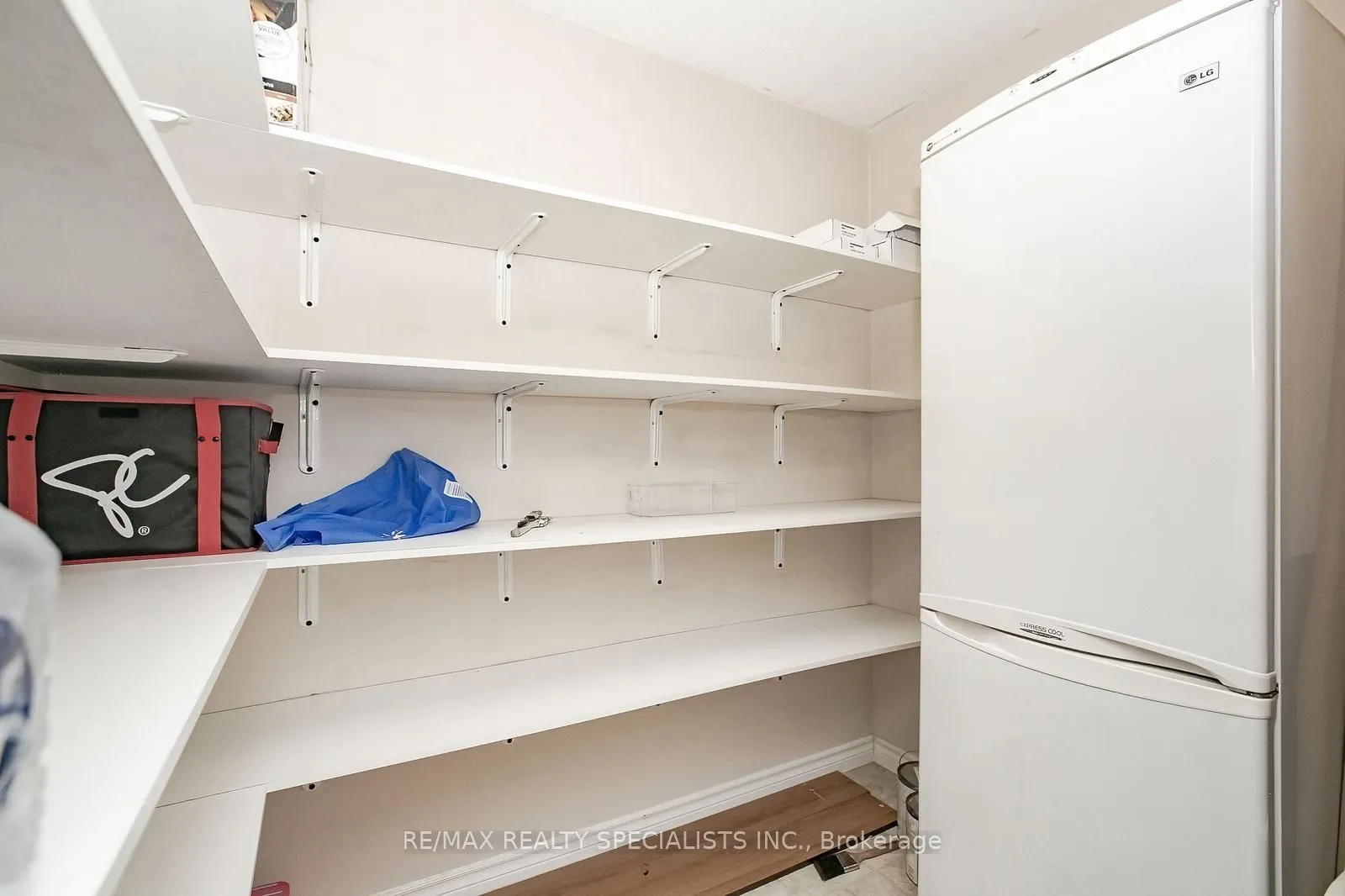 3650 Kaneff Cres, #2301
