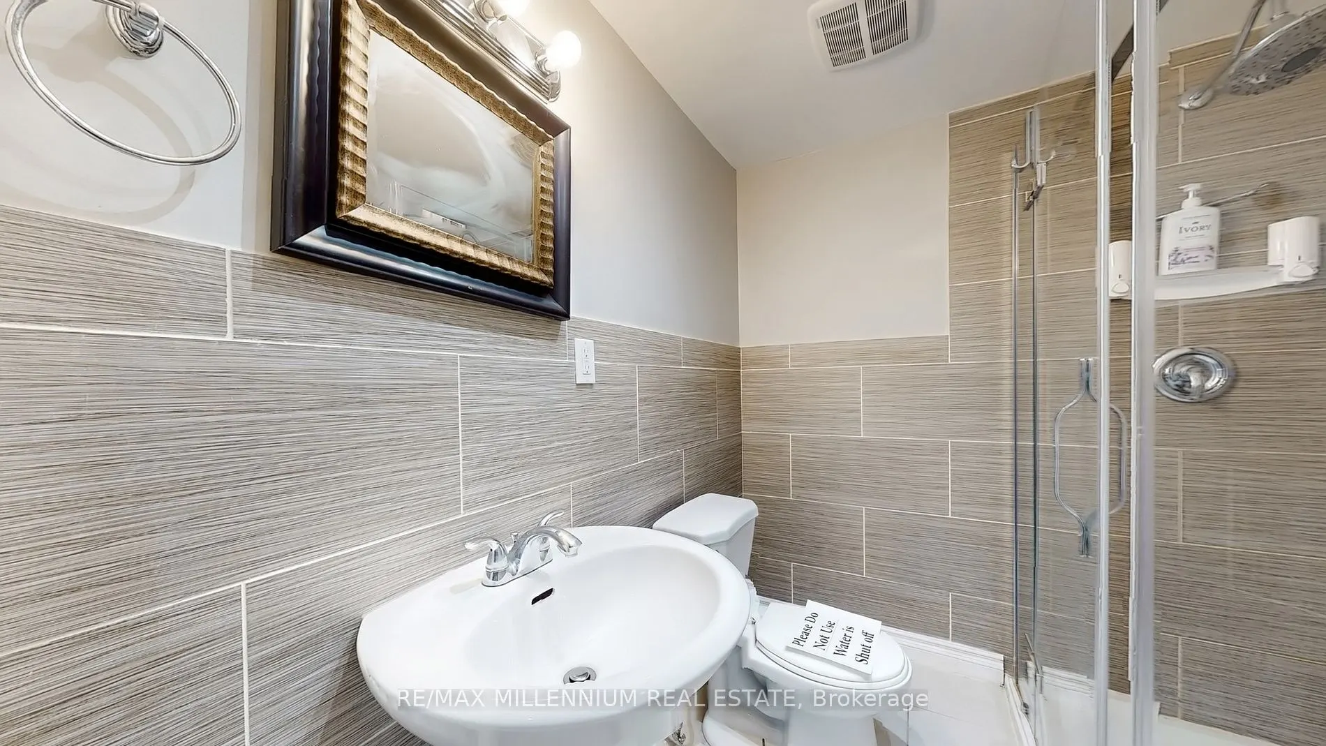 27 Dundalk Cres