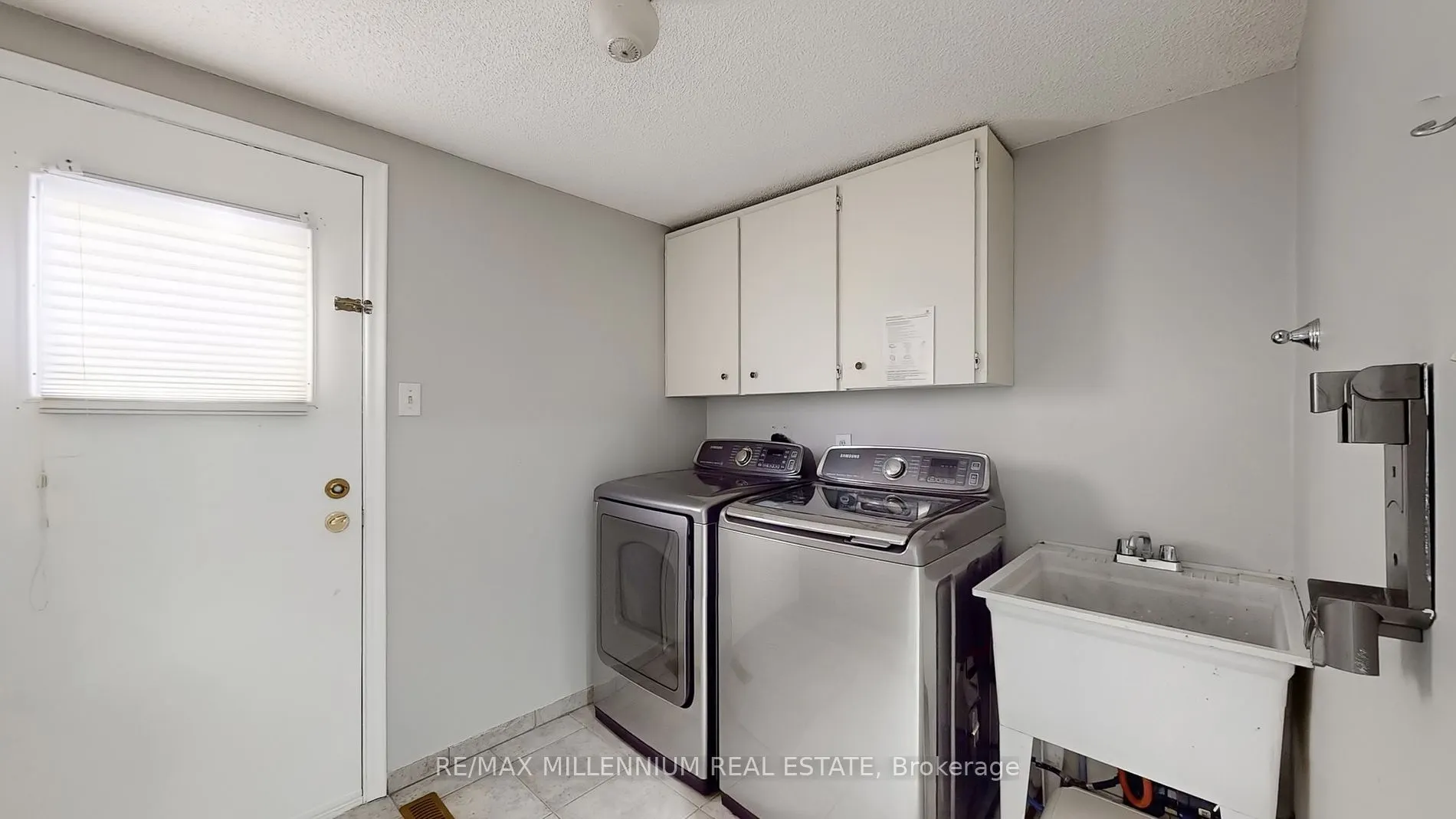 27 Dundalk Cres