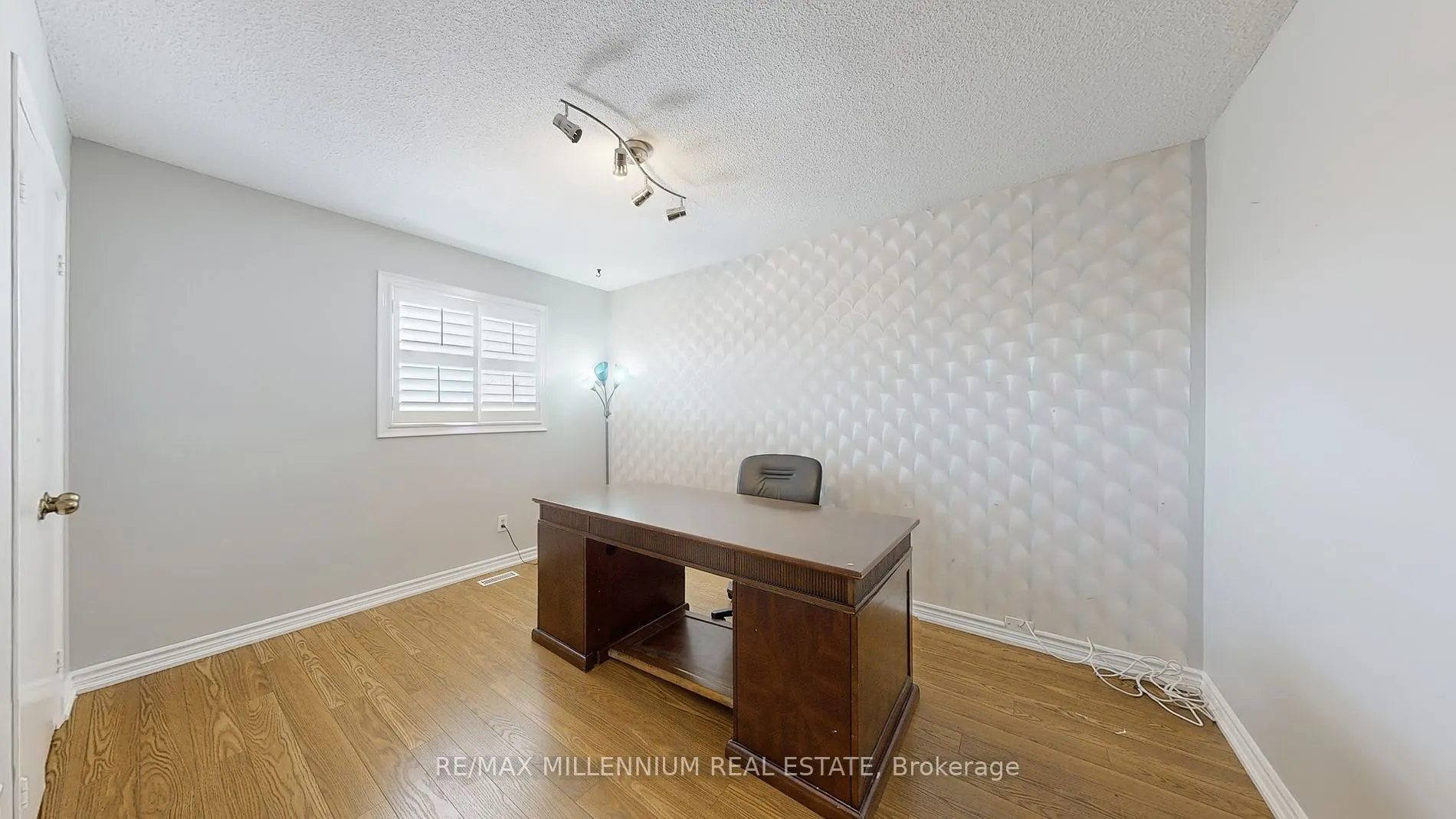 27 Dundalk Cres