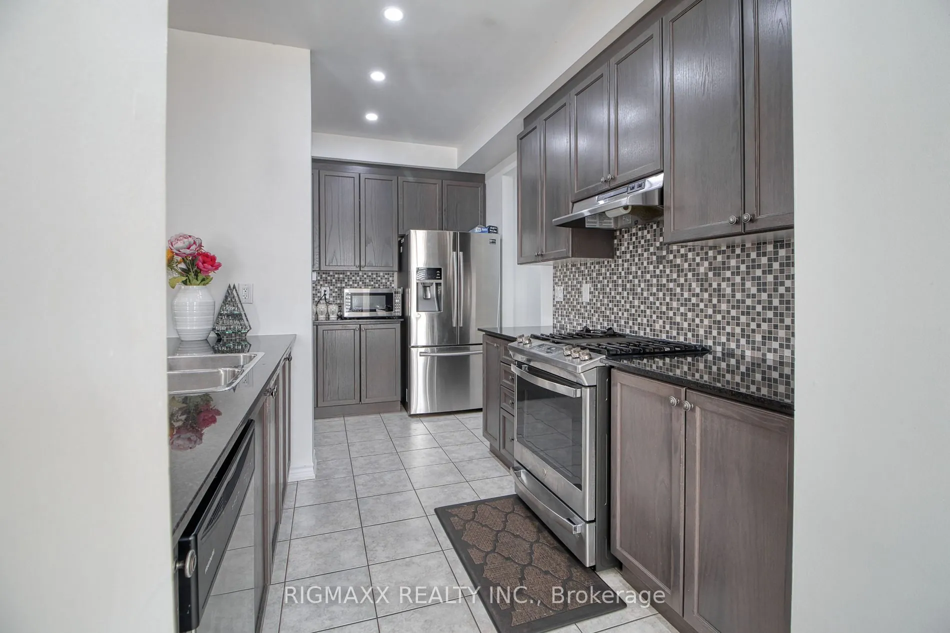 53 Lola Cres