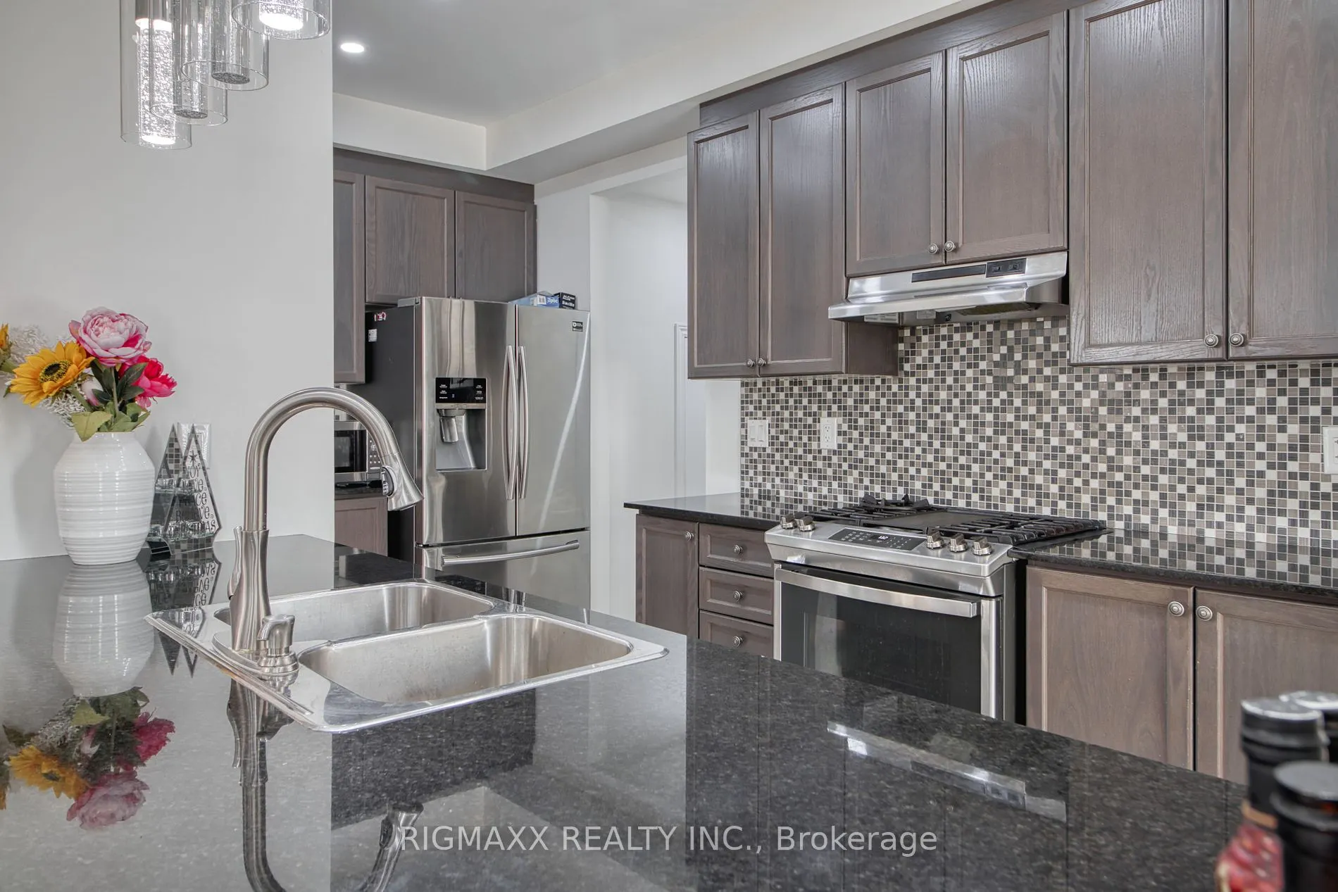 53 Lola Cres