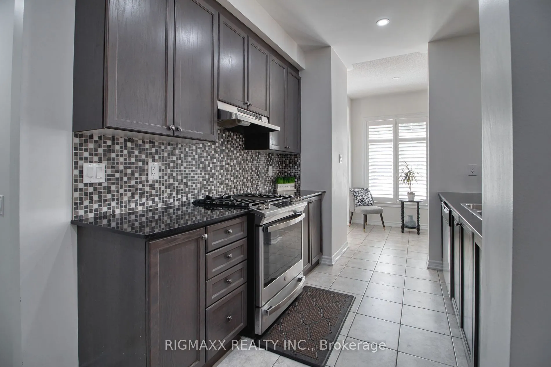 53 Lola Cres