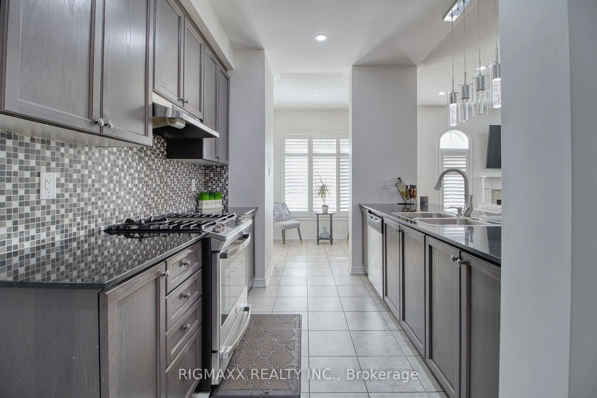 53 Lola Cres