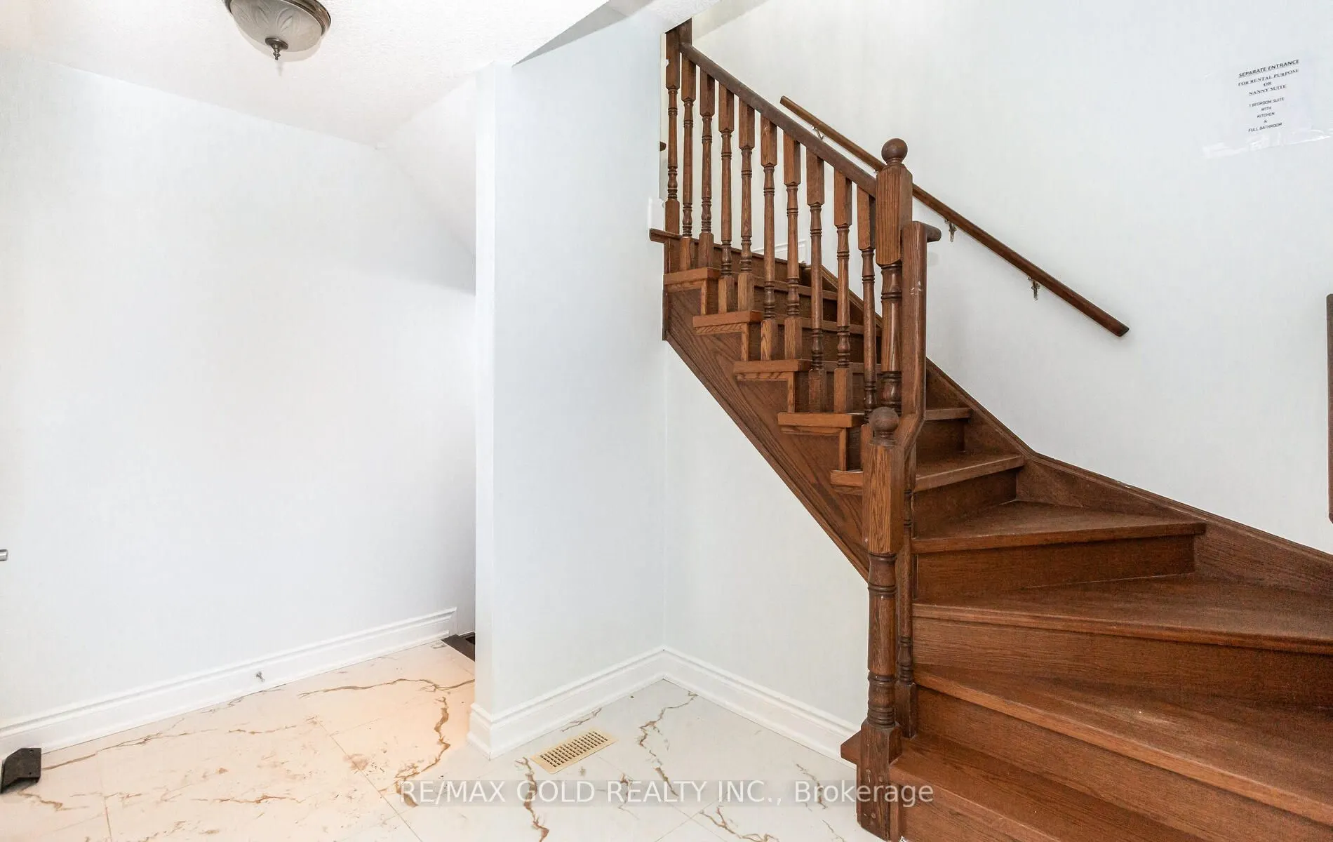 7 Odeon St