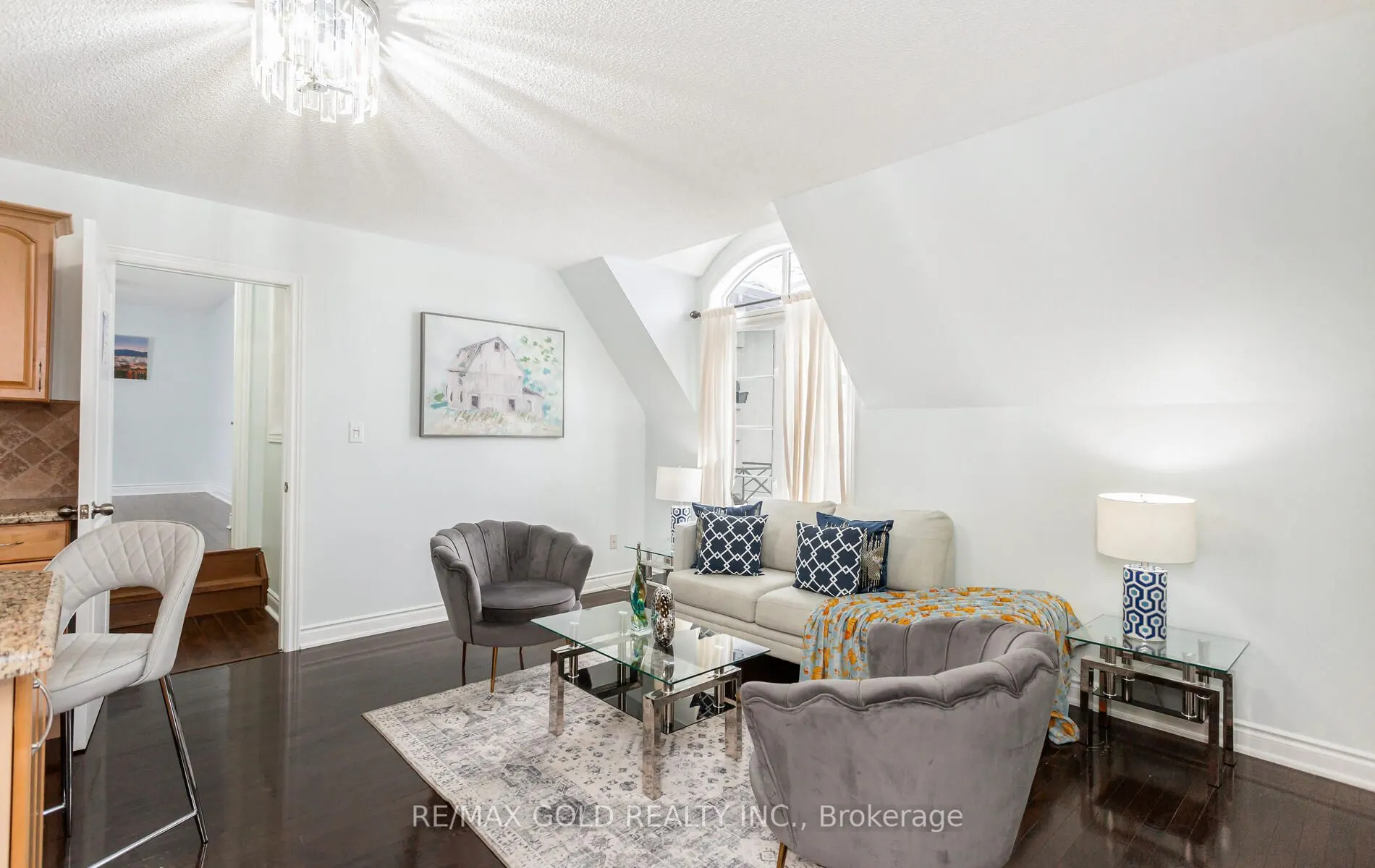 7 Odeon St