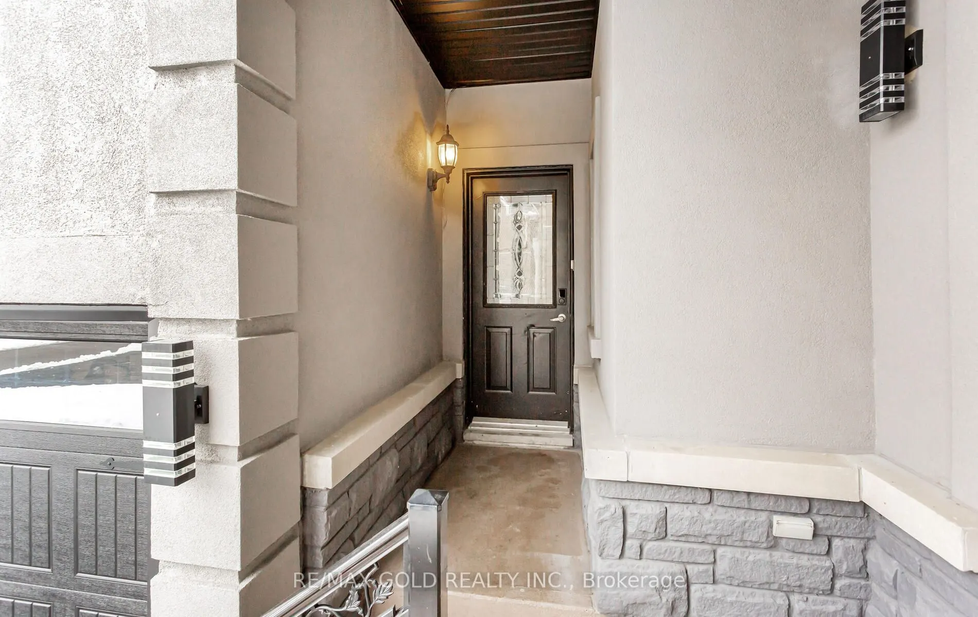 7 Odeon St