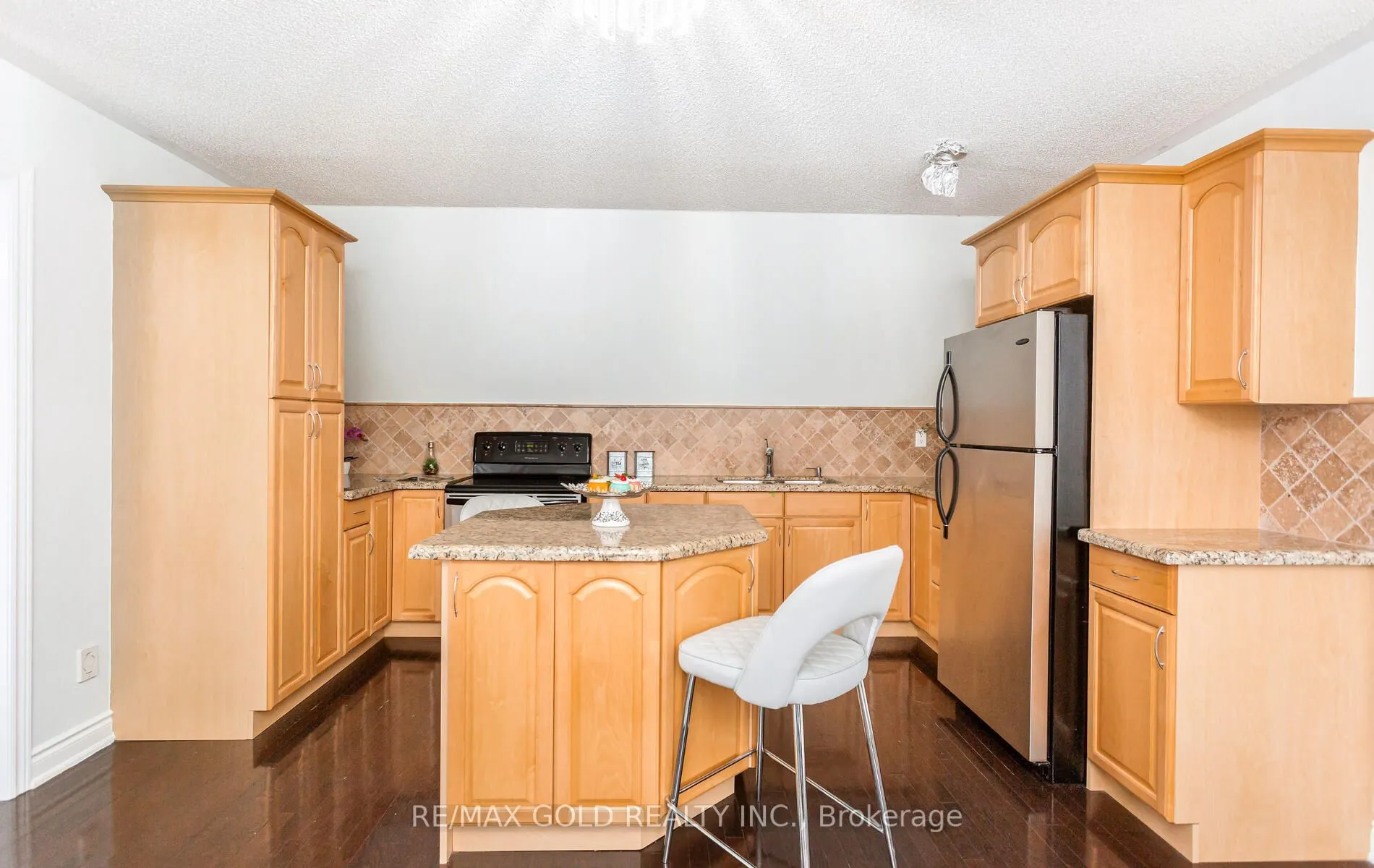 7 Odeon St