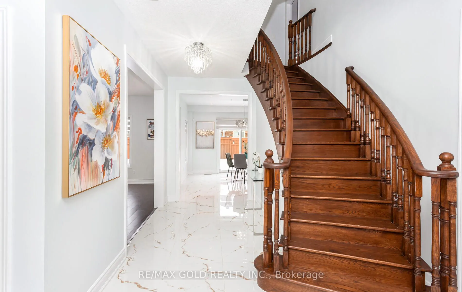 7 Odeon St