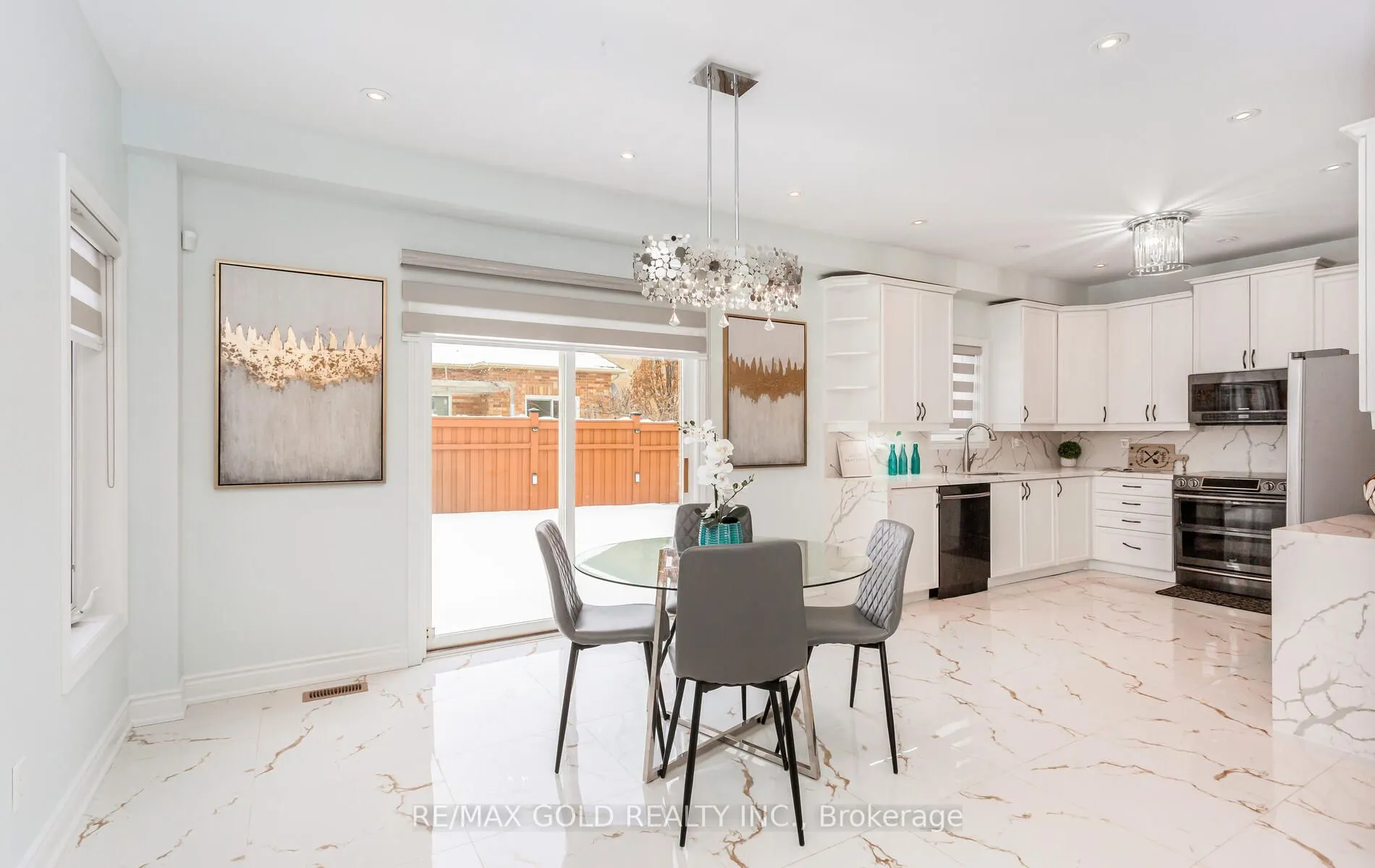 7 Odeon St