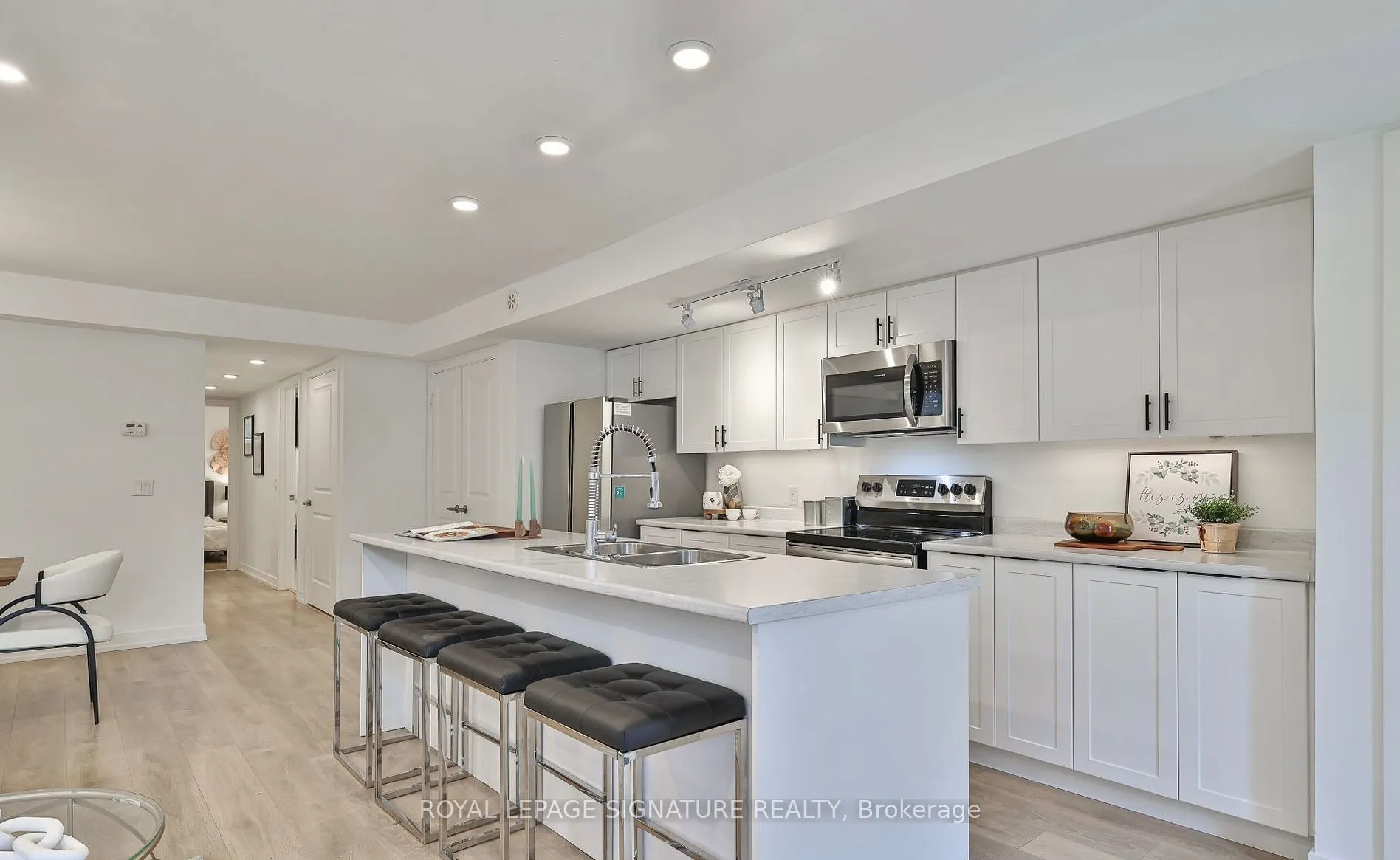 3078 Sixth Line, #118