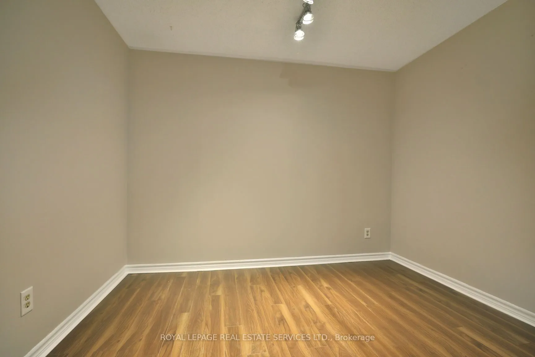 20 Speers Rd, #908
