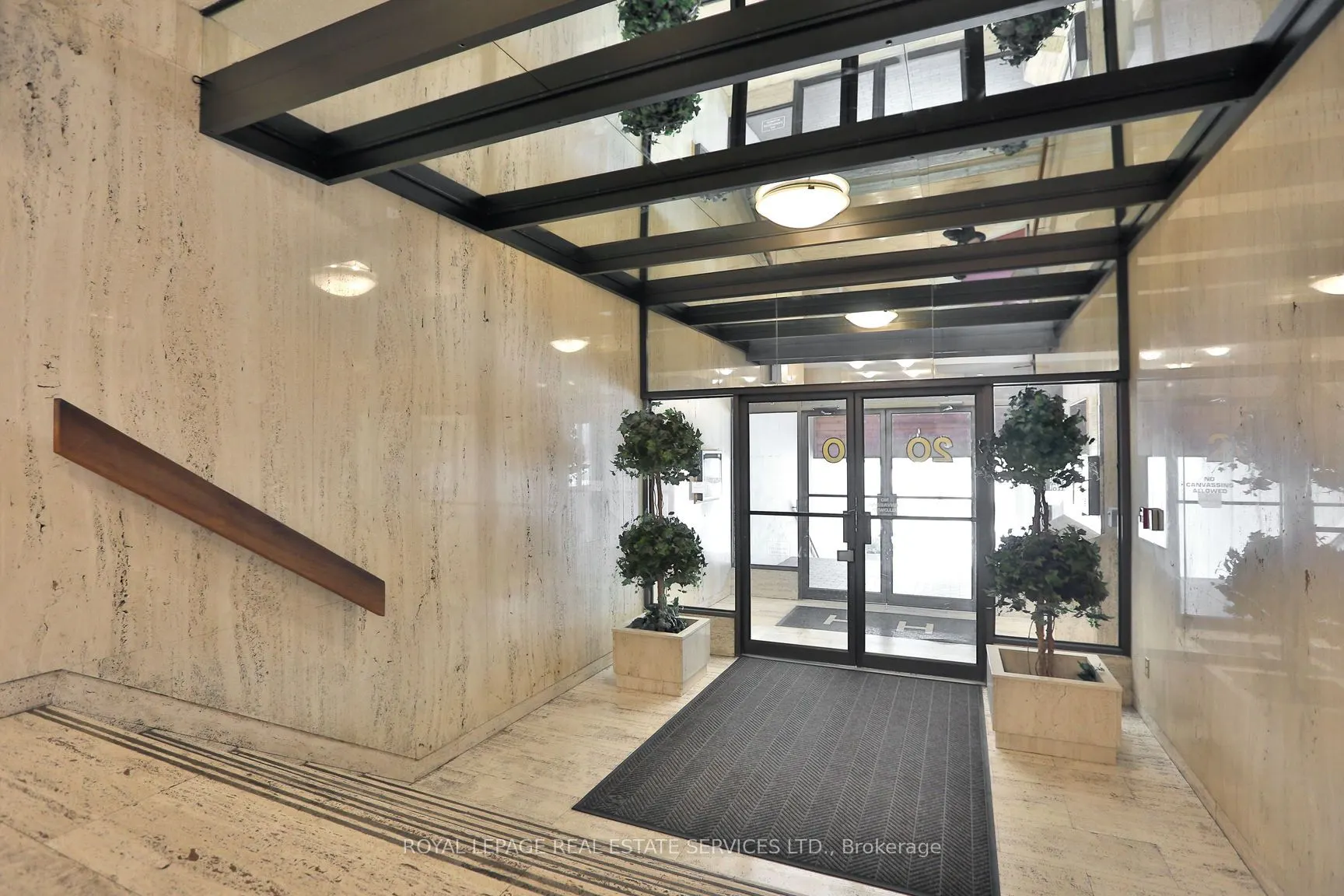 20 Speers Rd, #908
